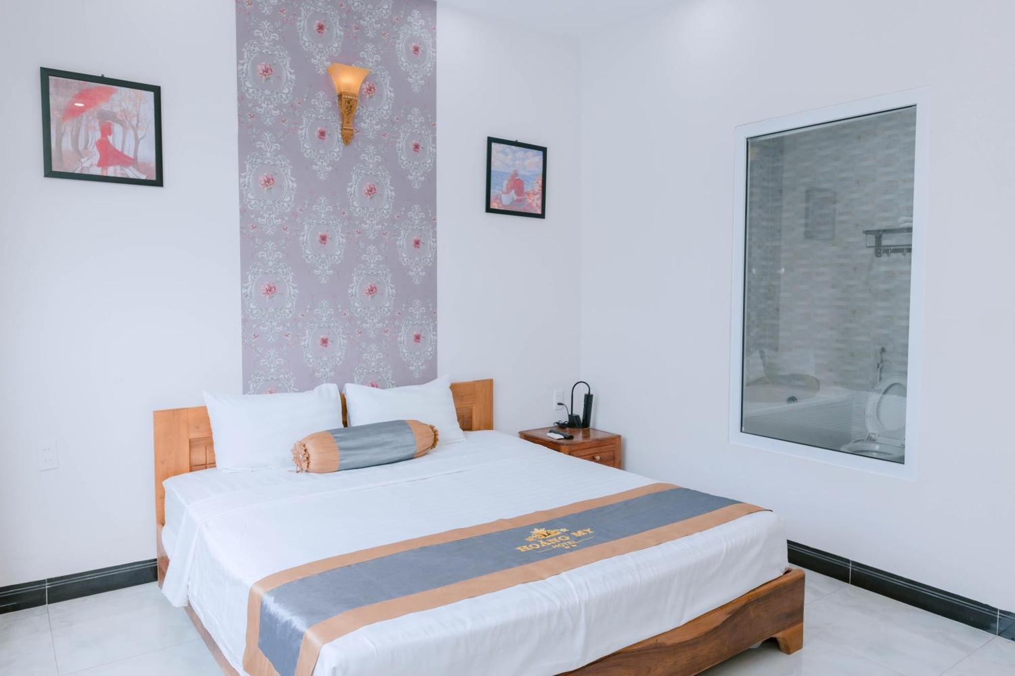 Khách sạn Hoàng My