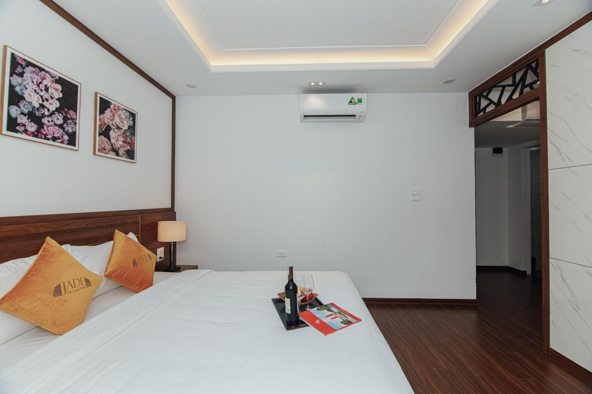 Jade Hotel