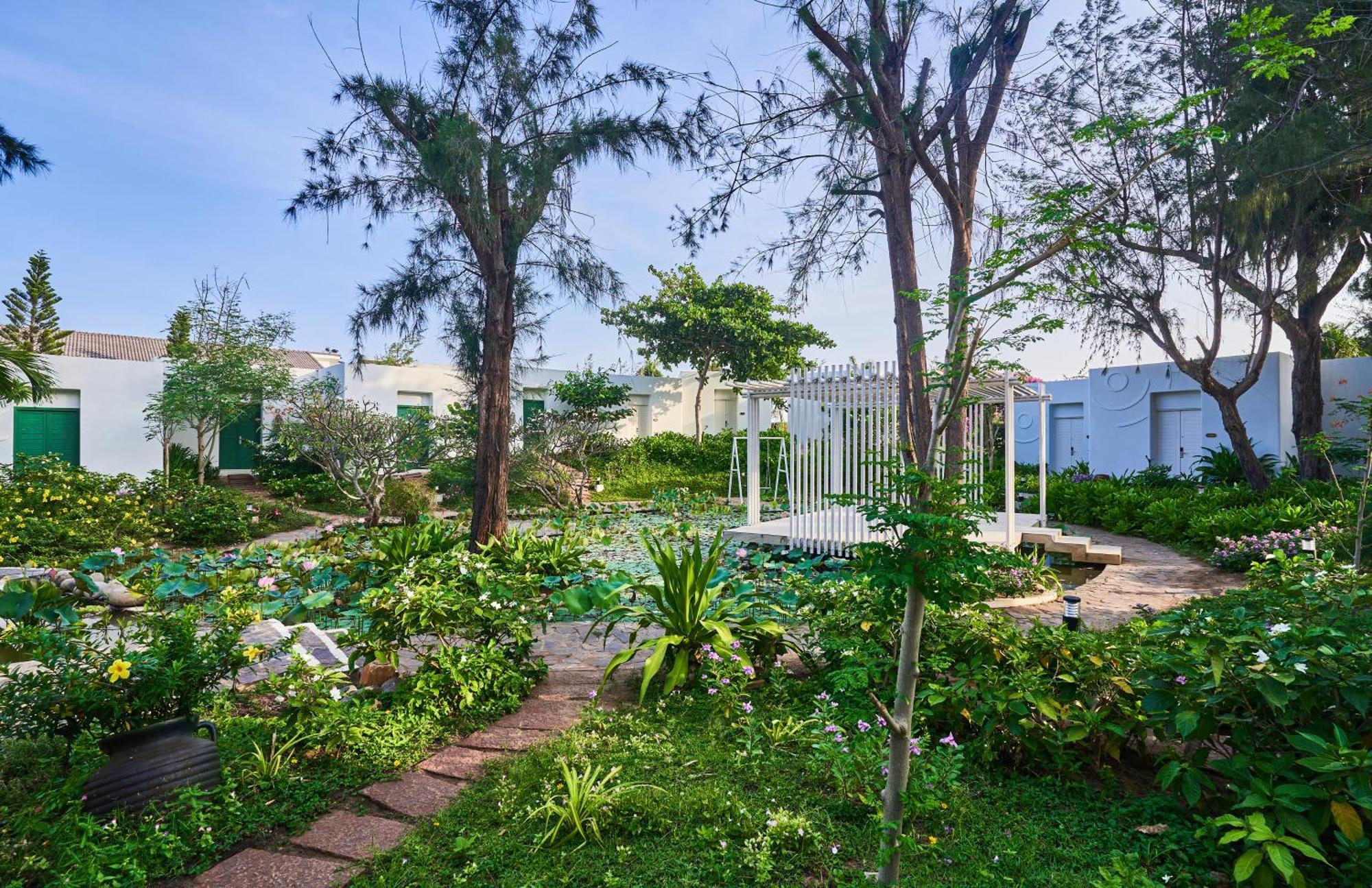Fleur De Lys & Long Resort