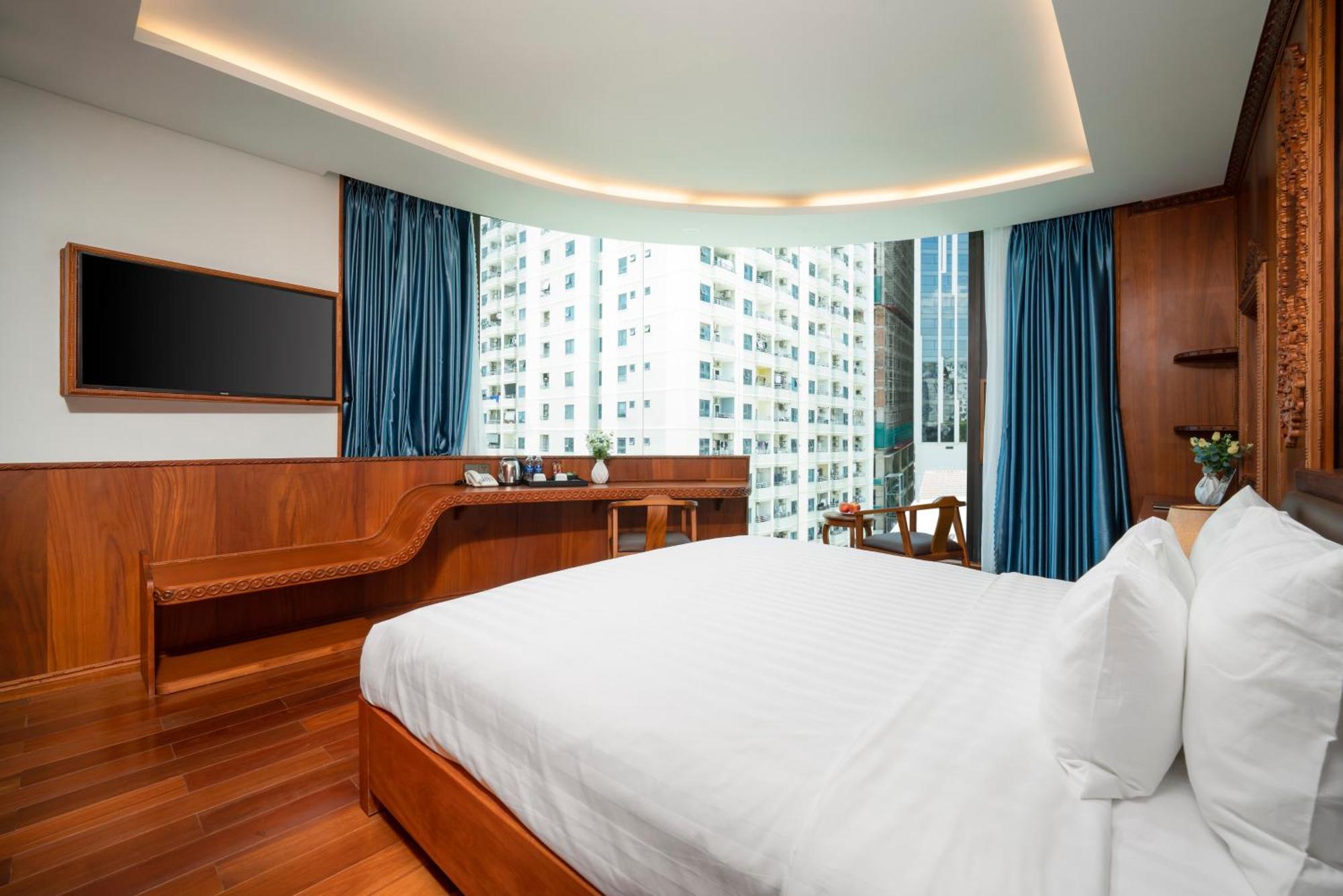 Monalisa Luxury 4* Da Nang