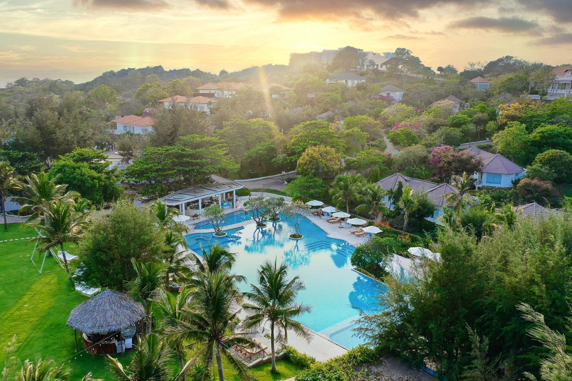Fleur De Lys & Long Resort