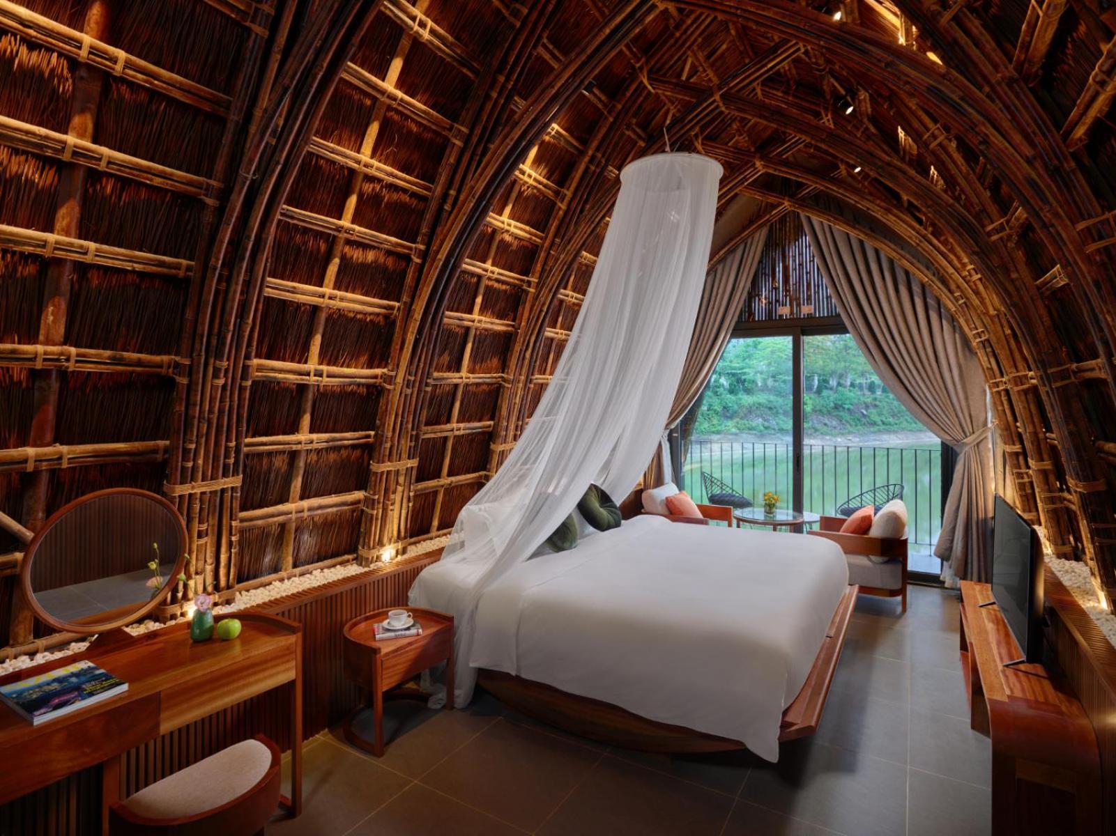 Wyndham Grand Vedana Hotel 5*