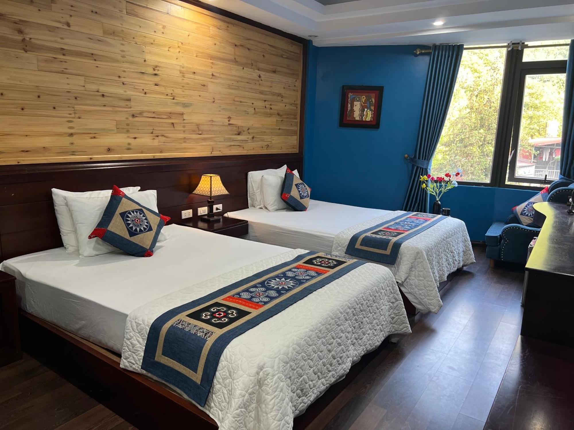 Full House Hotel 3*