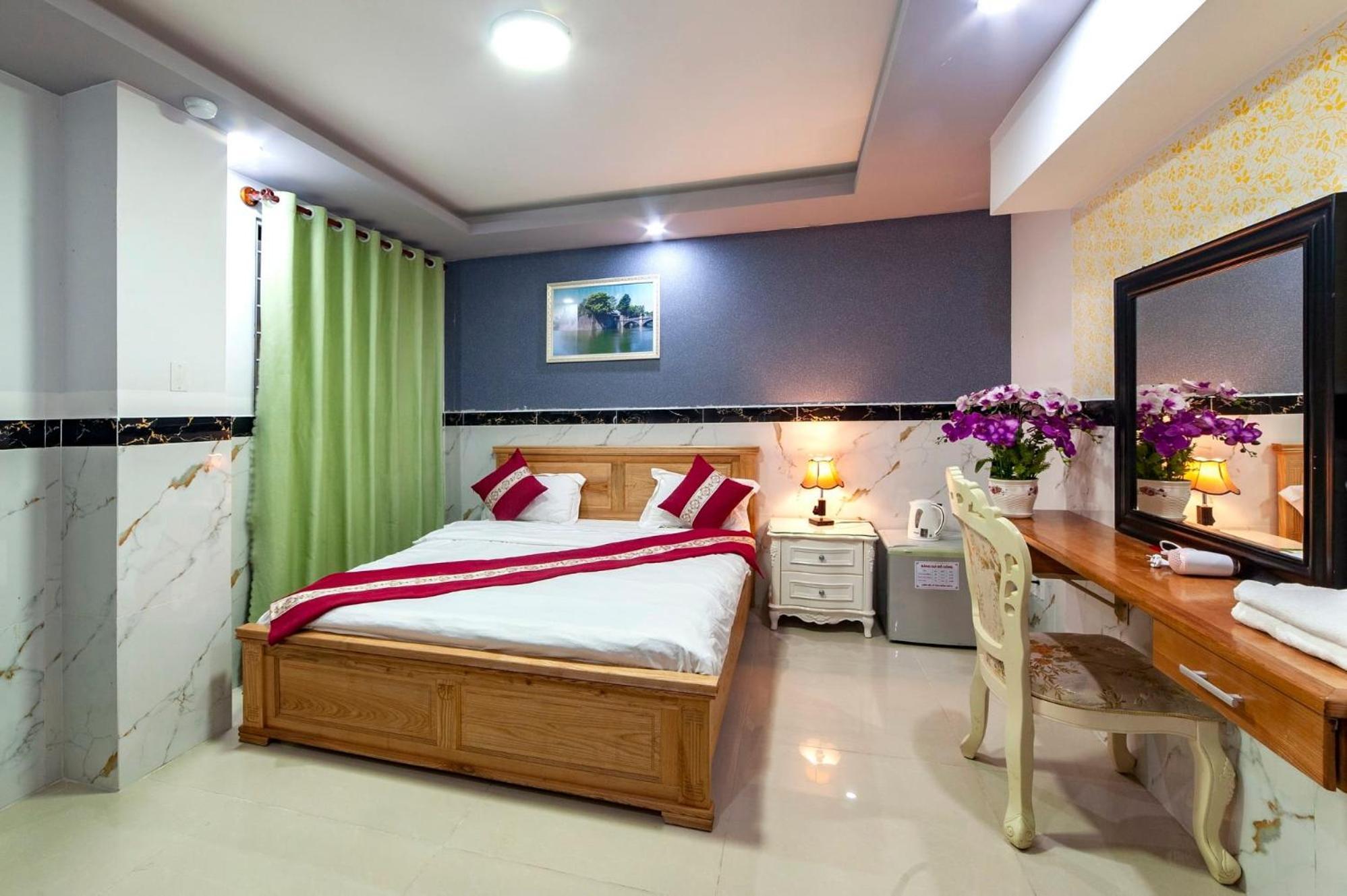 Khach San Quoc Cuong-di Tam