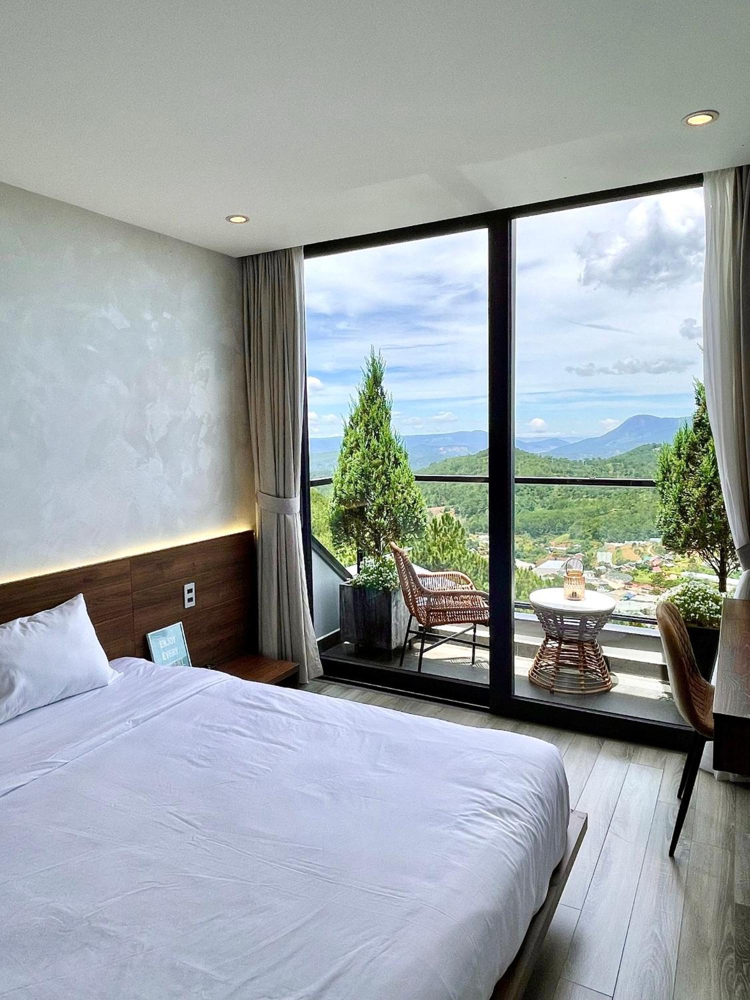 Hotel Charisma *