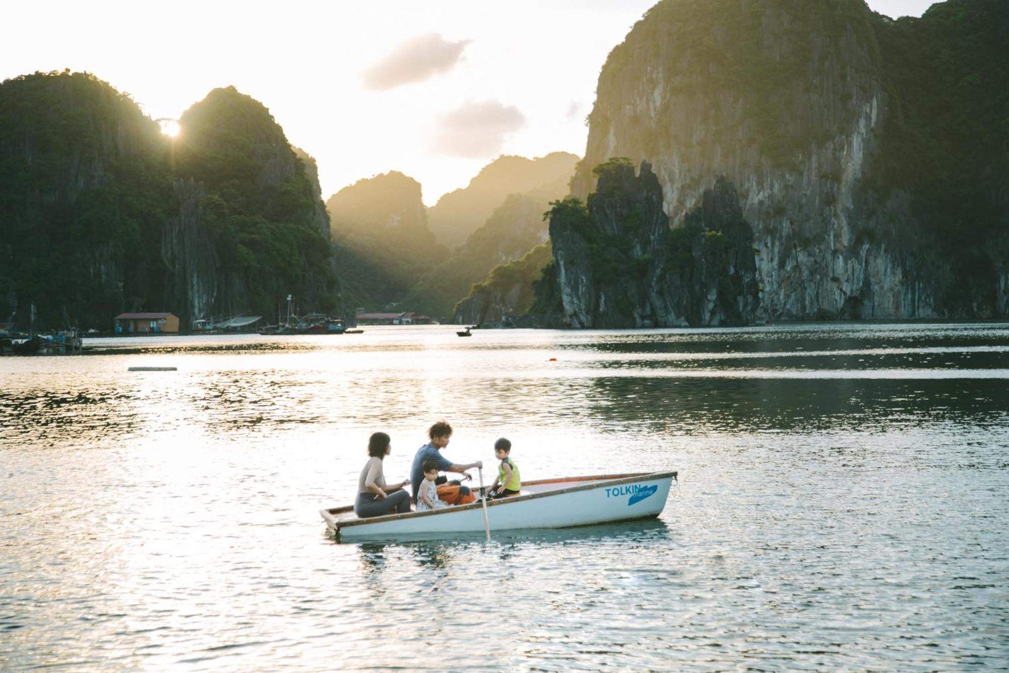 Homestay Lan Ha Floating Dong Khe Sau