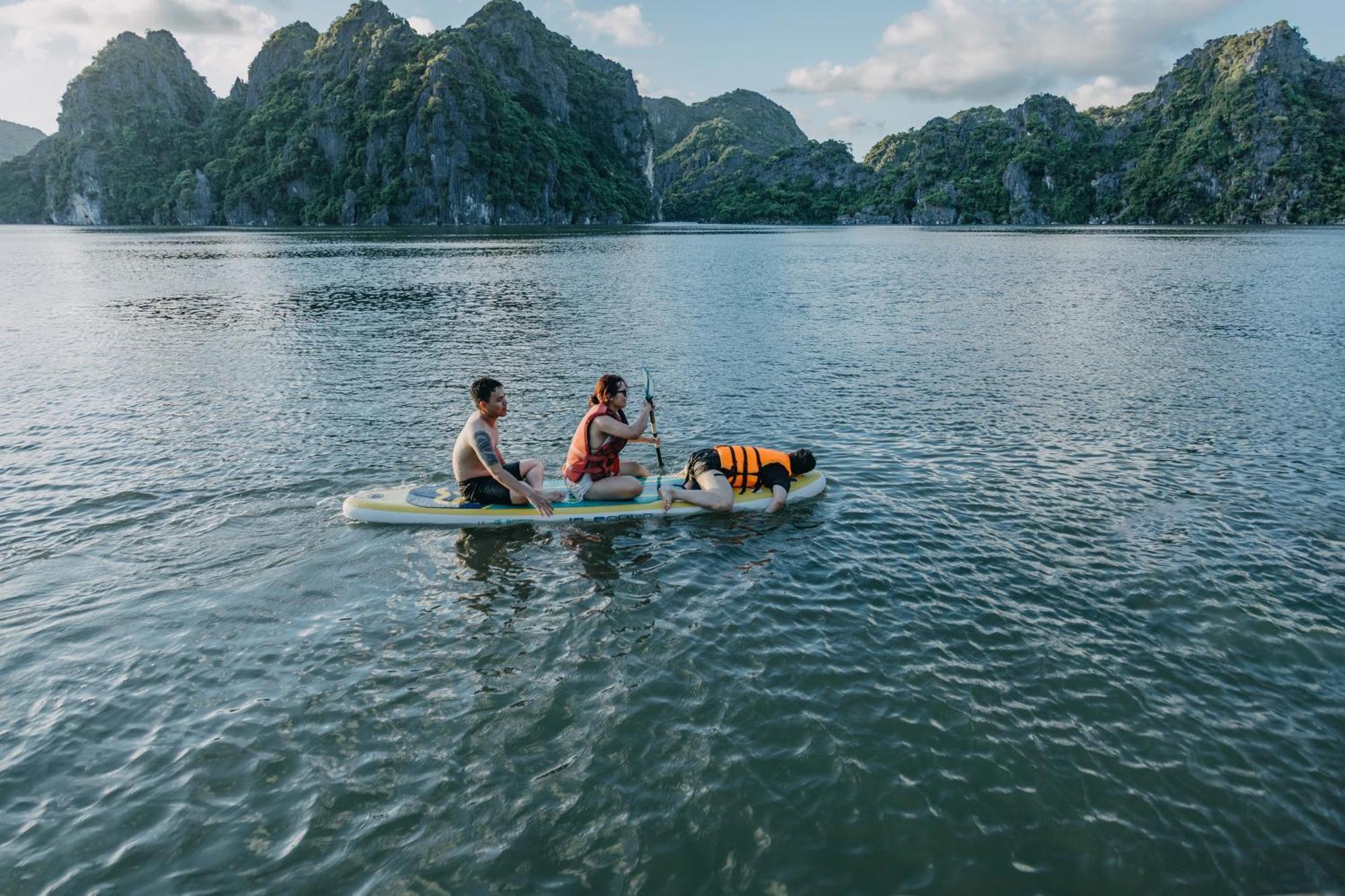Lan Ha Floating * Dong Khe Sau