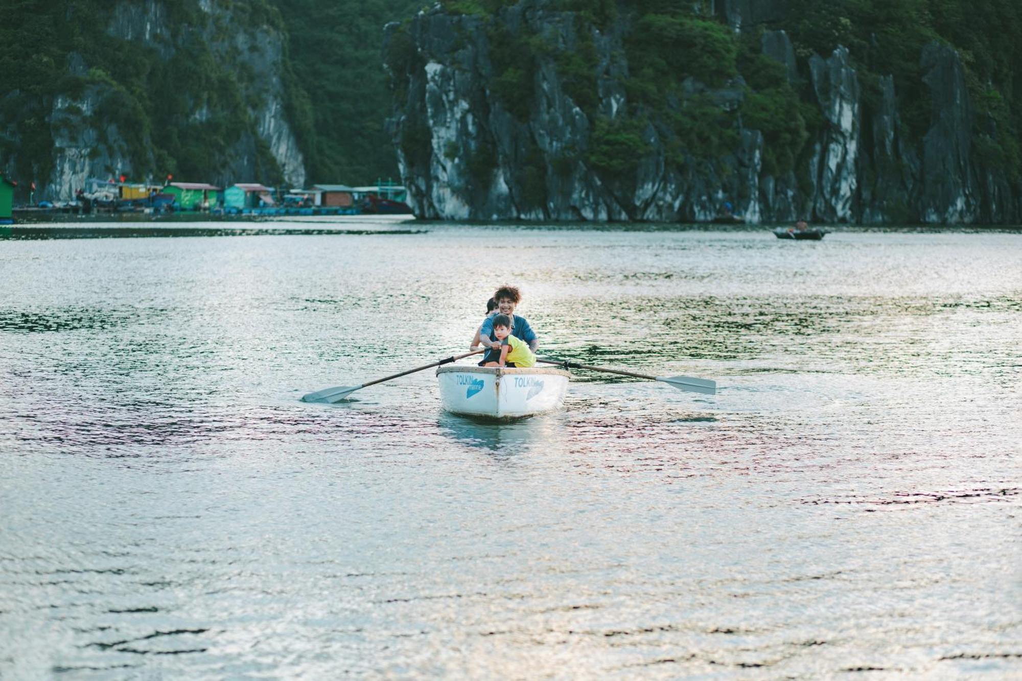 Lan Ha Floating * Dong Khe Sau