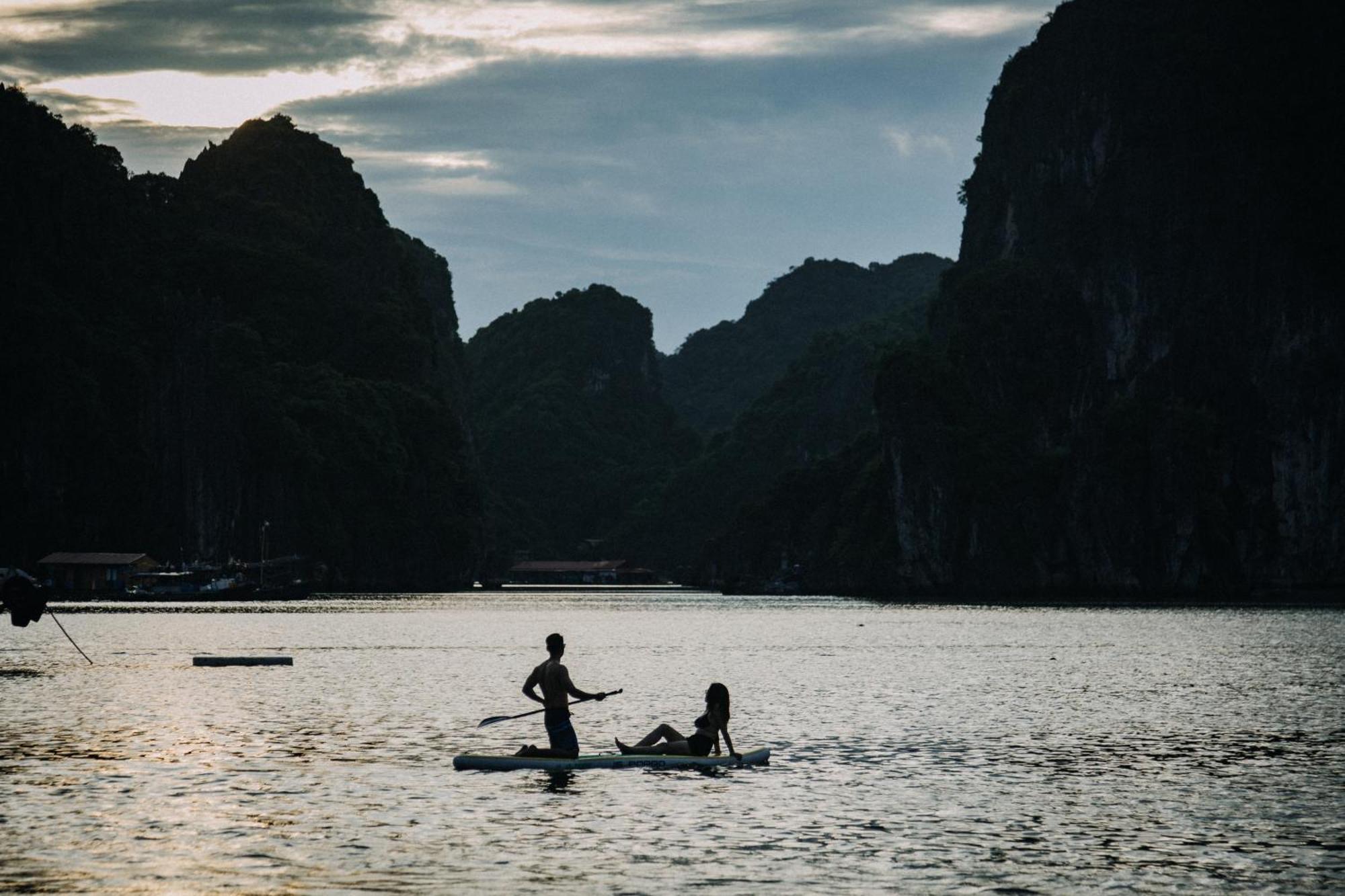 Lan Ha Floating * Dong Khe Sau