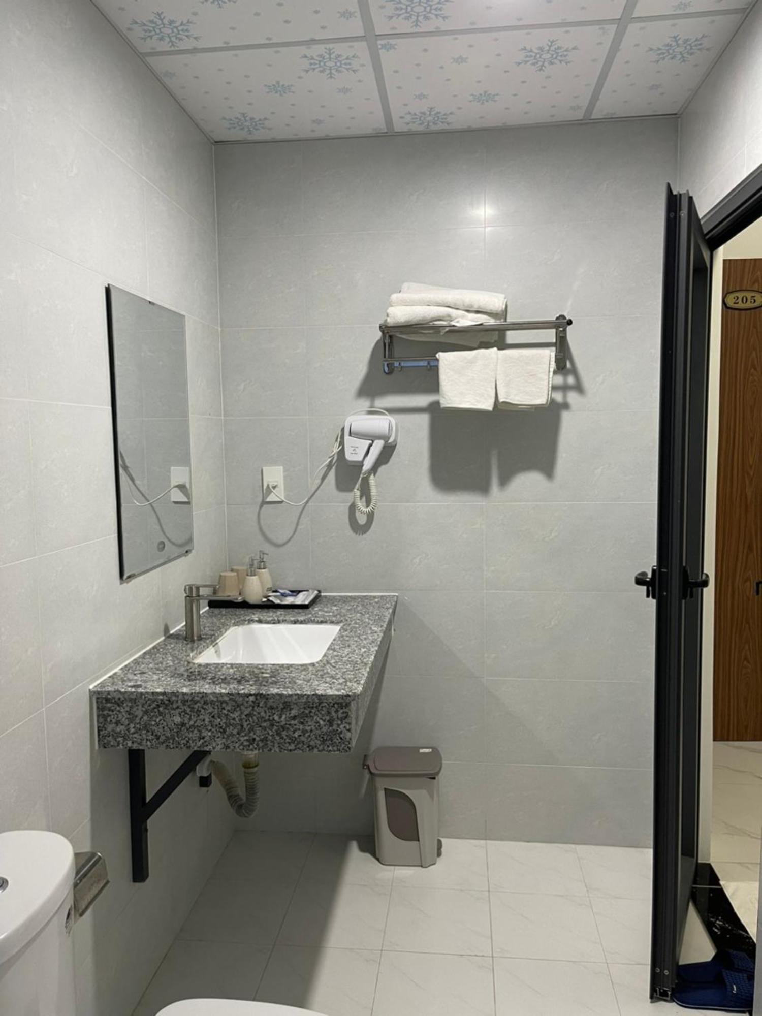 Hotel Duc Luu Quang Binh Thuan
