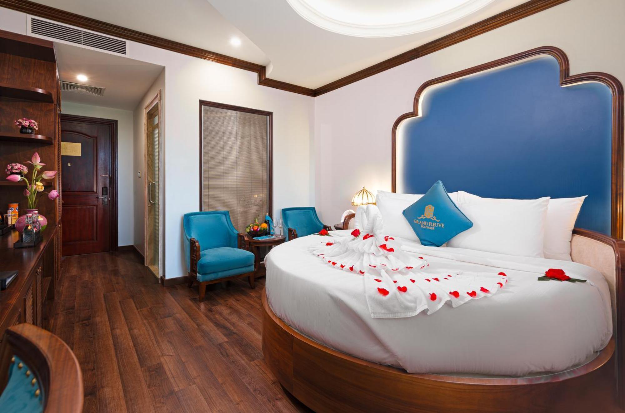 Hotel Grand Fleuve Boutique 4*