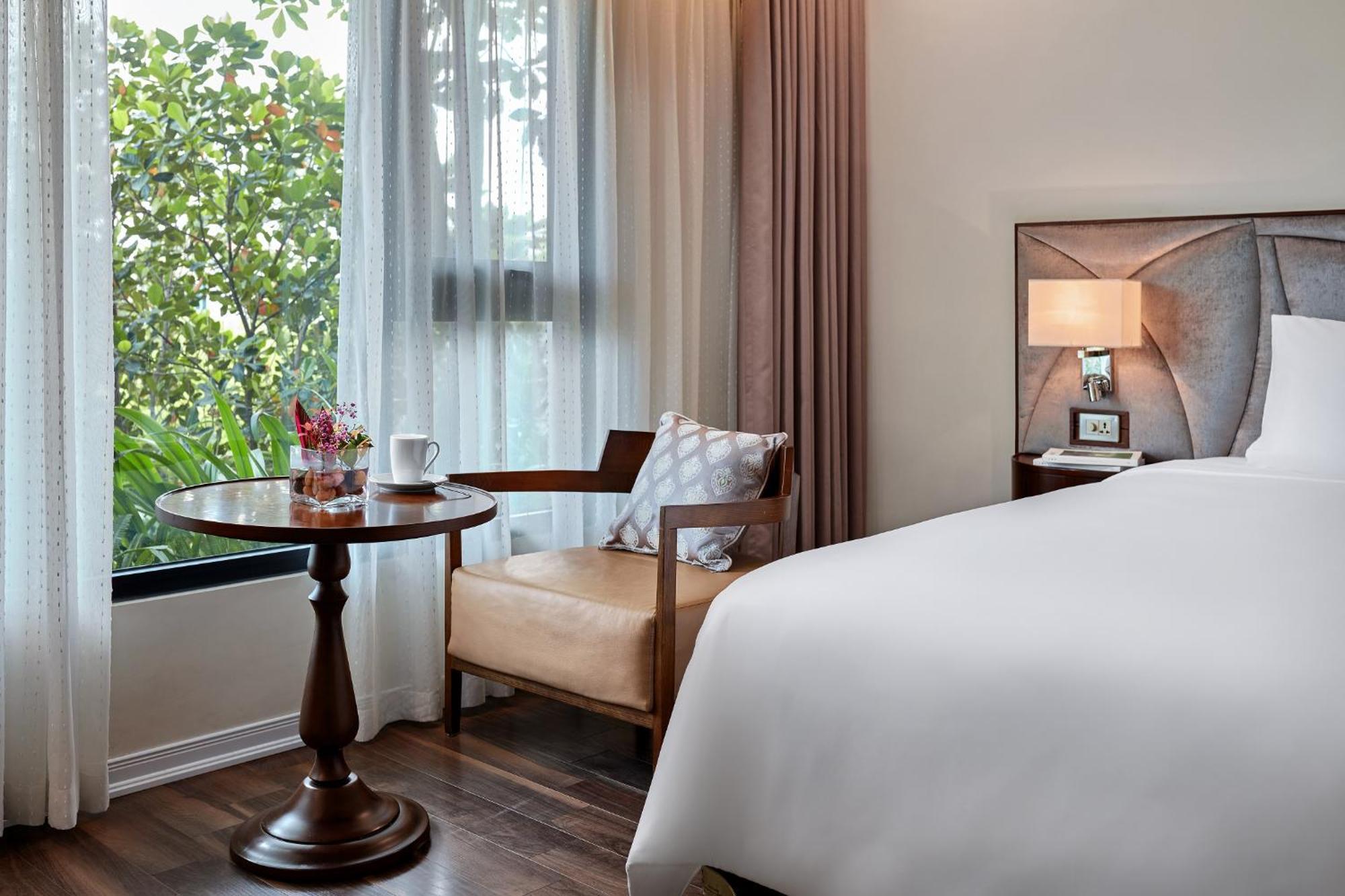 Ravatel Luxury Hotel