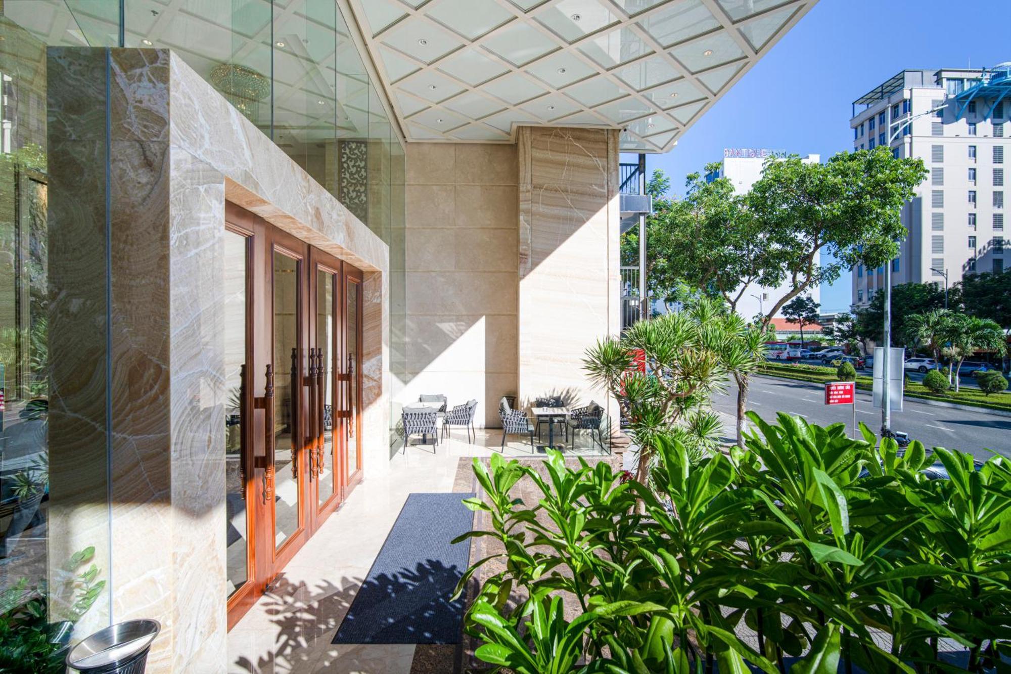 Hotel Luxtery & Đà Nẵng