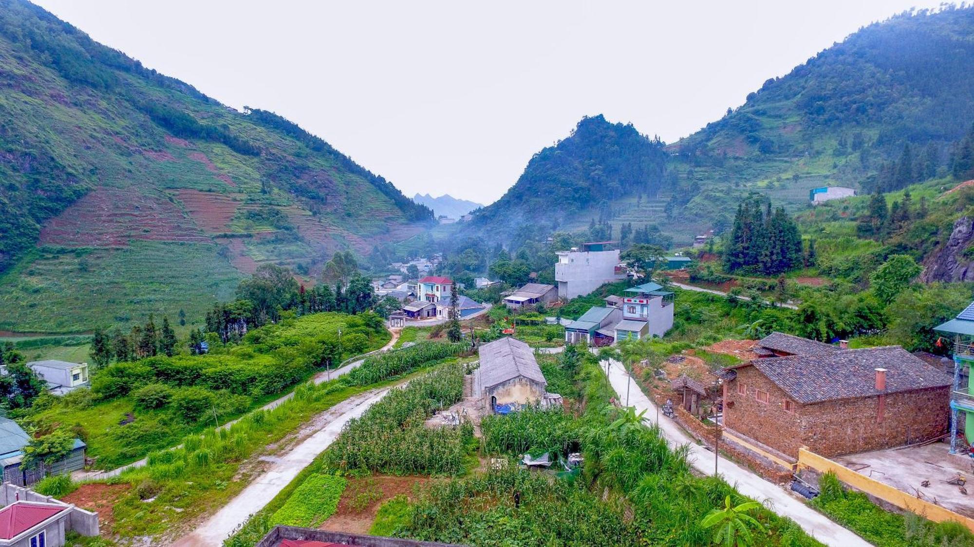 Khách sạn Dinh Da H'mong - Karsterly Rock *