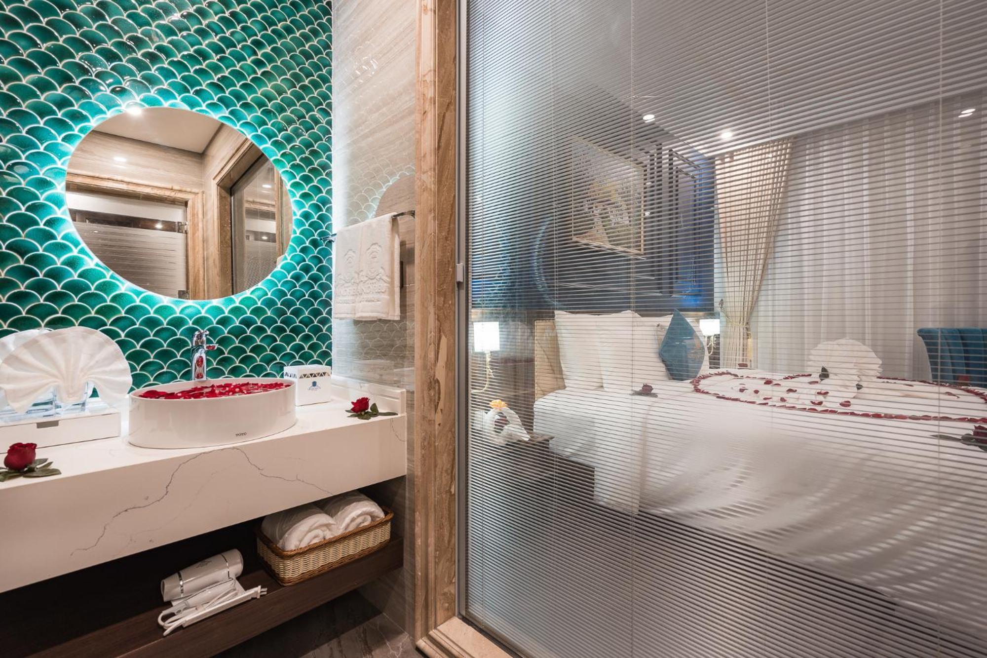 Grand Fleuve Boutique Hạ Long