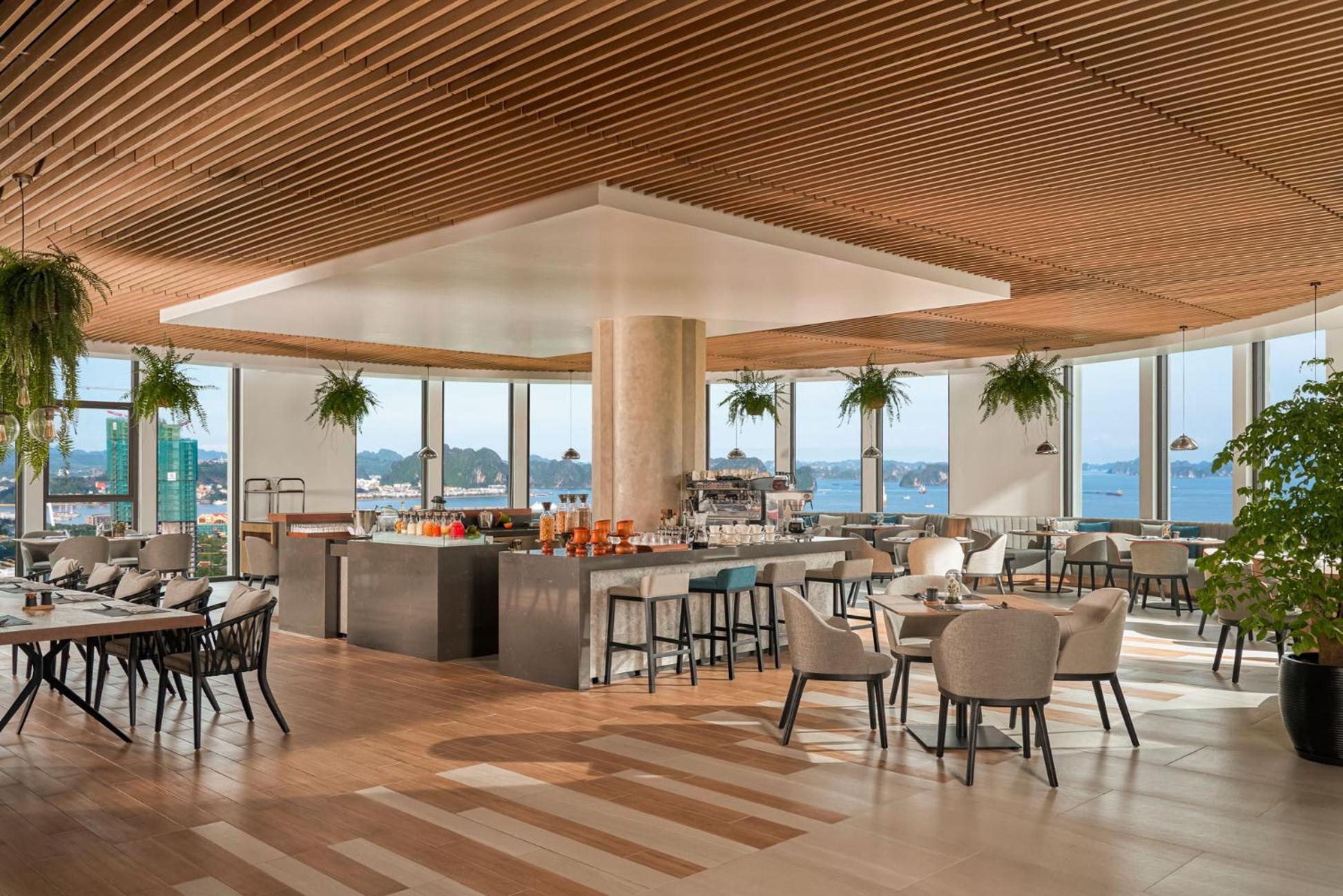 Hotel The Yacht By Dc Ha Long