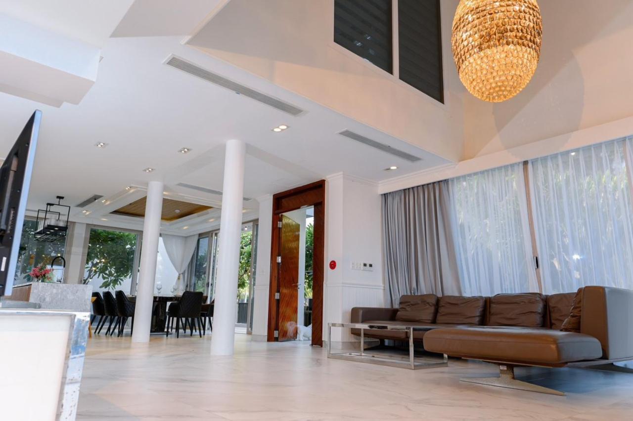 Oceanami & Club Long At 1, 3, 4 Bedroom & 5, 6 Bedroom Beachfront Private Pool * Long Hai