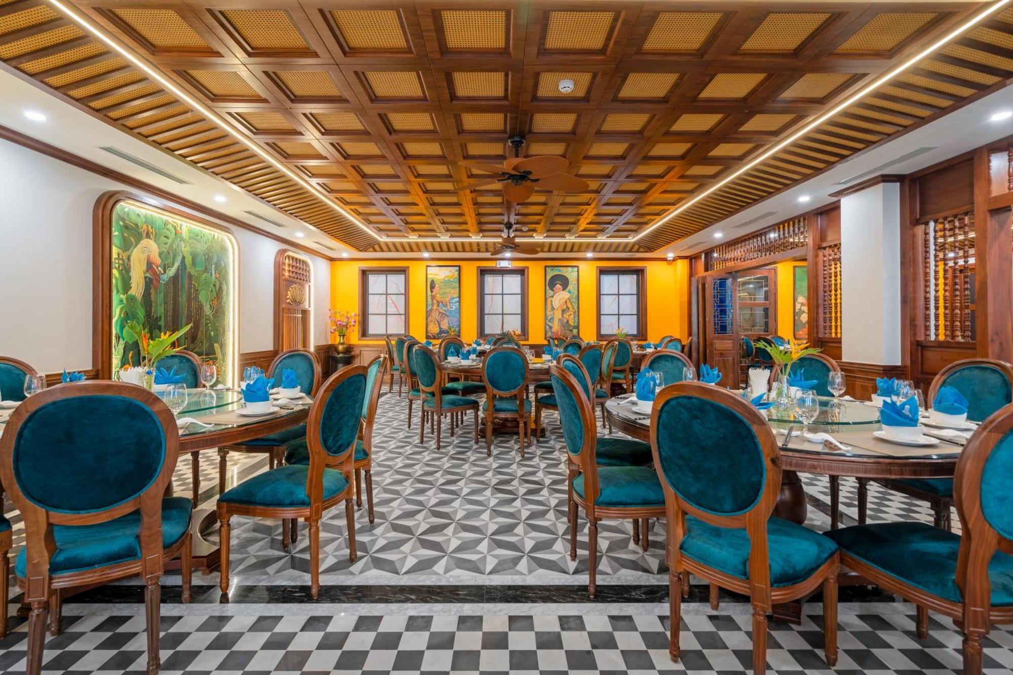 Grand Fleuve Boutique Hạ Long