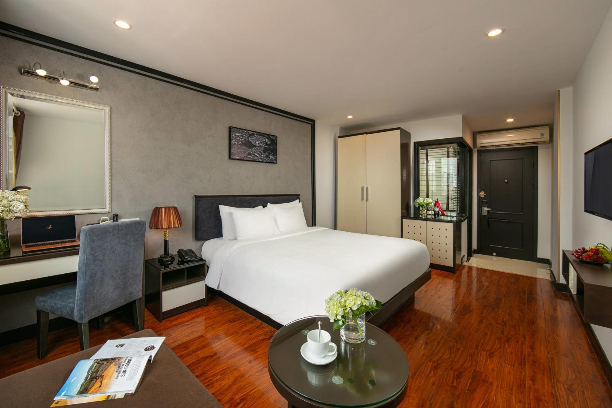 Hotel La Palm Premier &