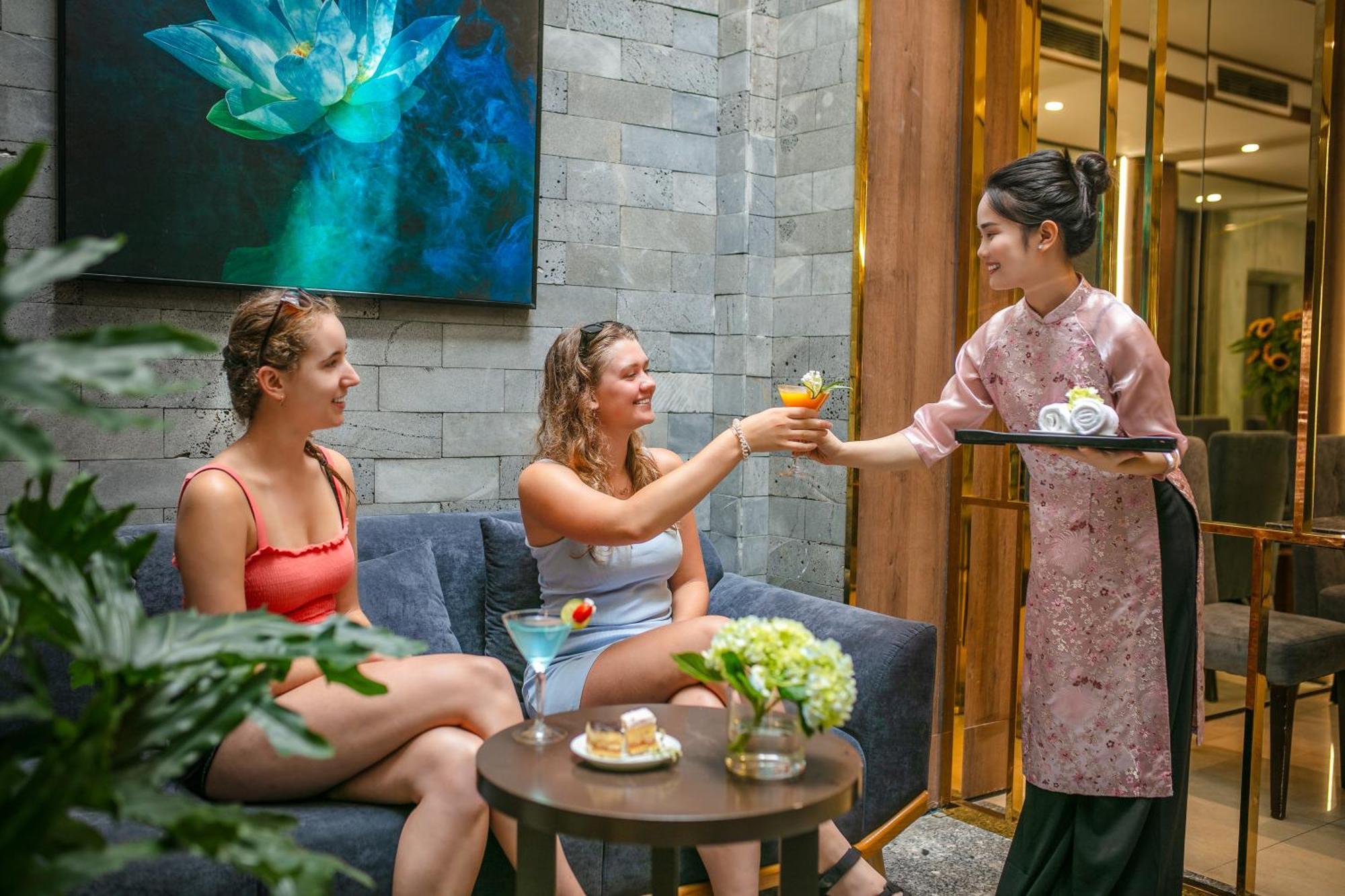 Hotel La Palm Premier &