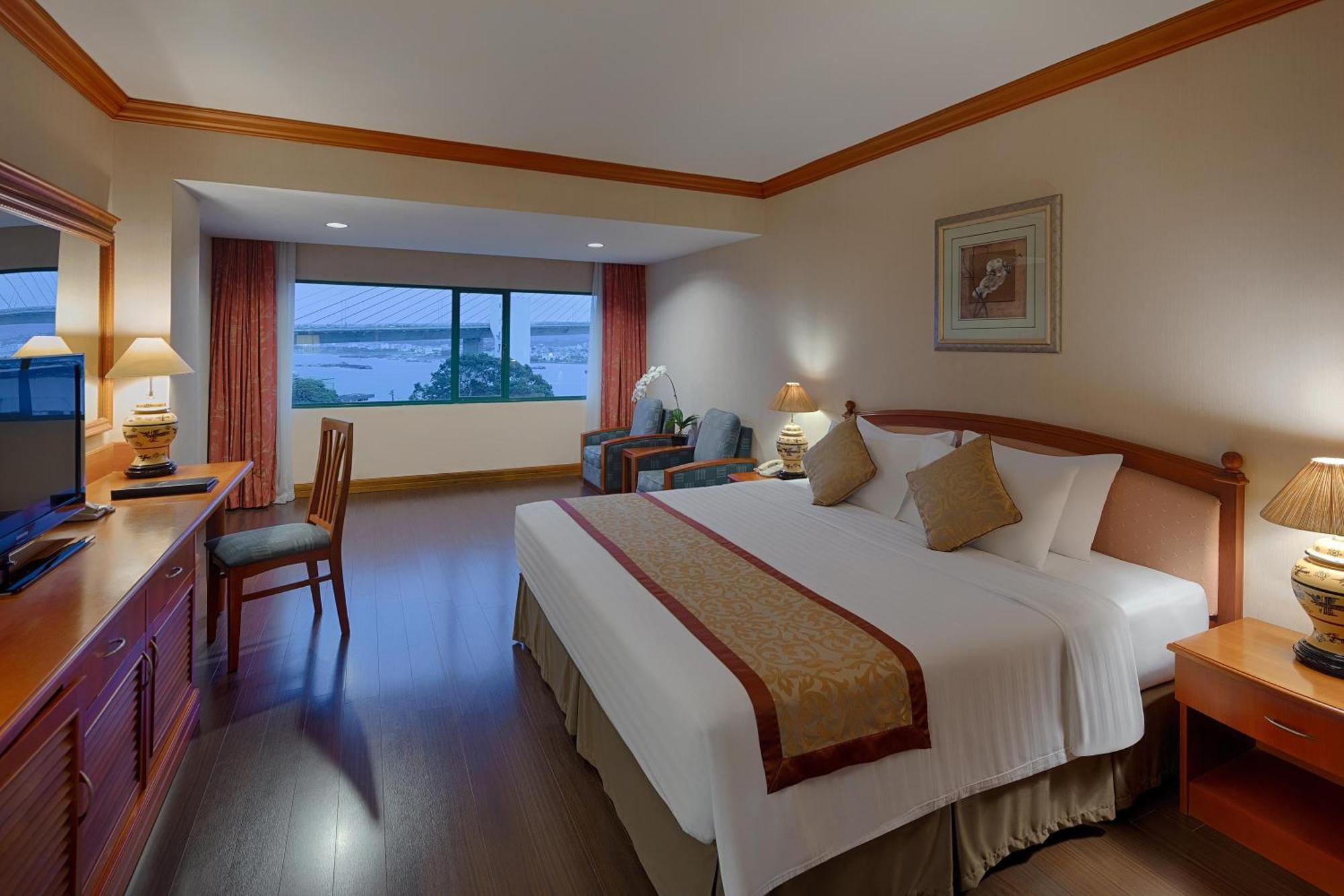 Halong Plaza 4* Ha Long