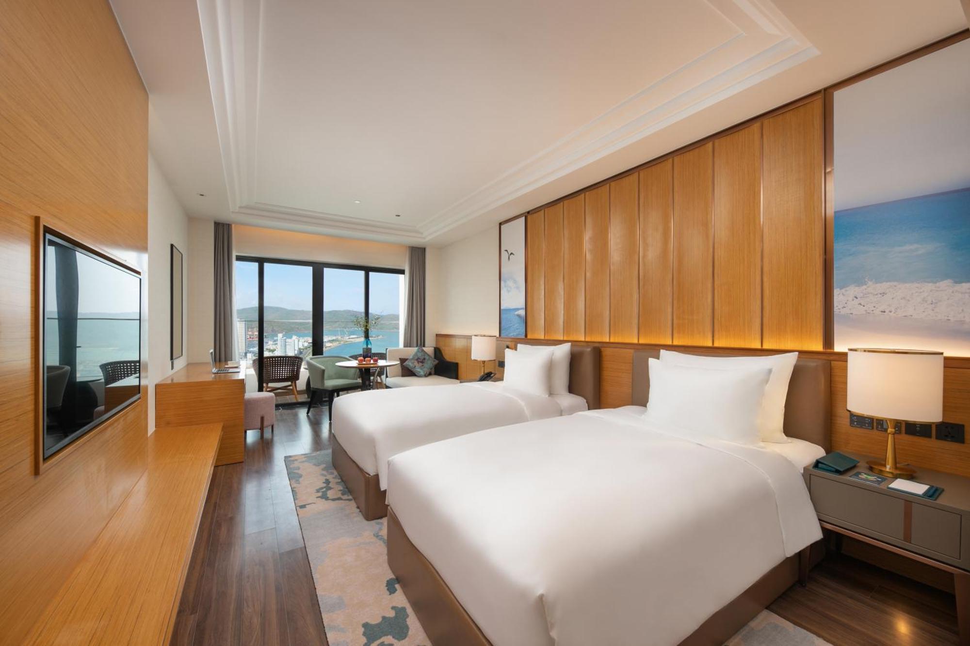Grand Hyams -