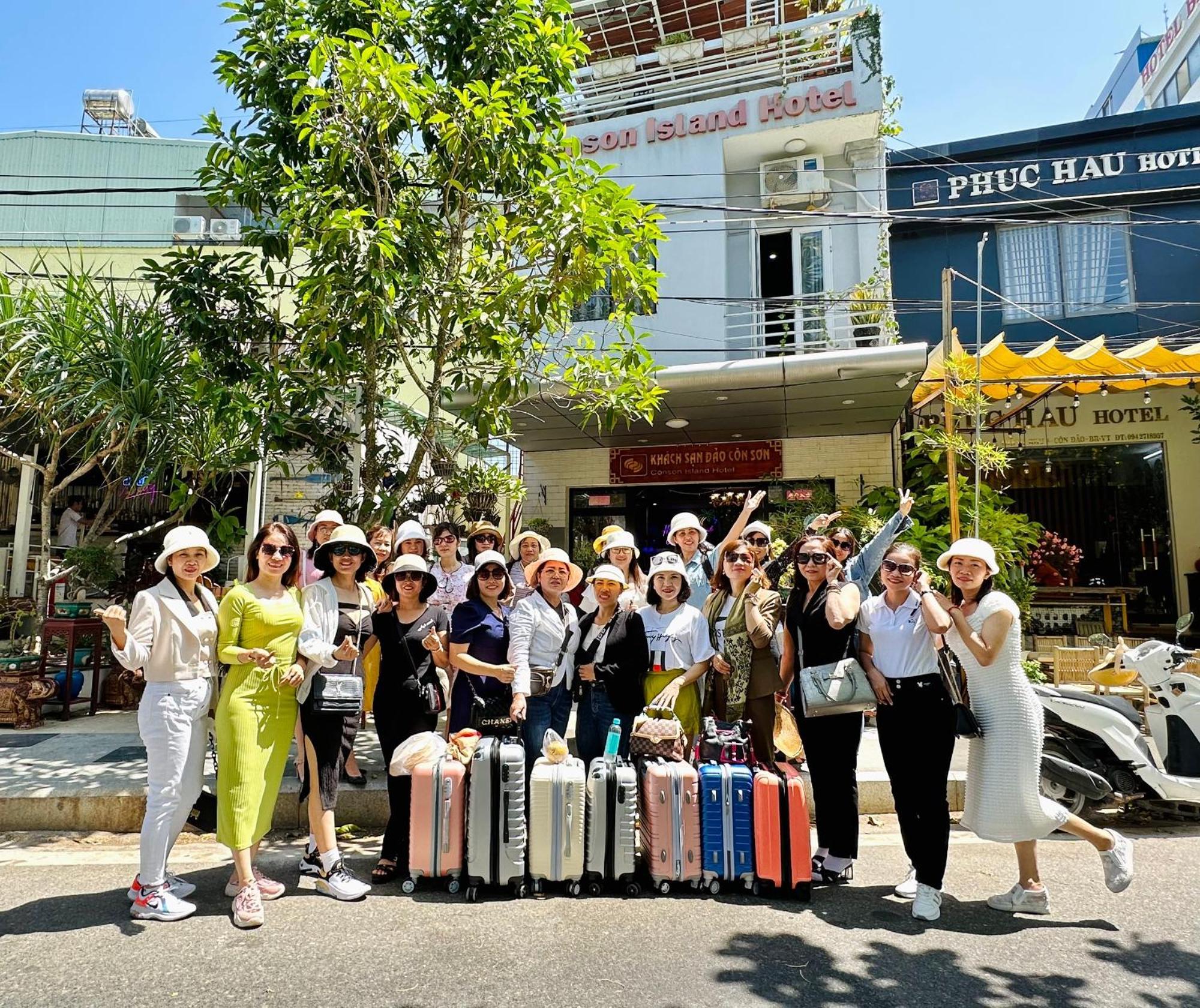 Con Son Island Hotel *