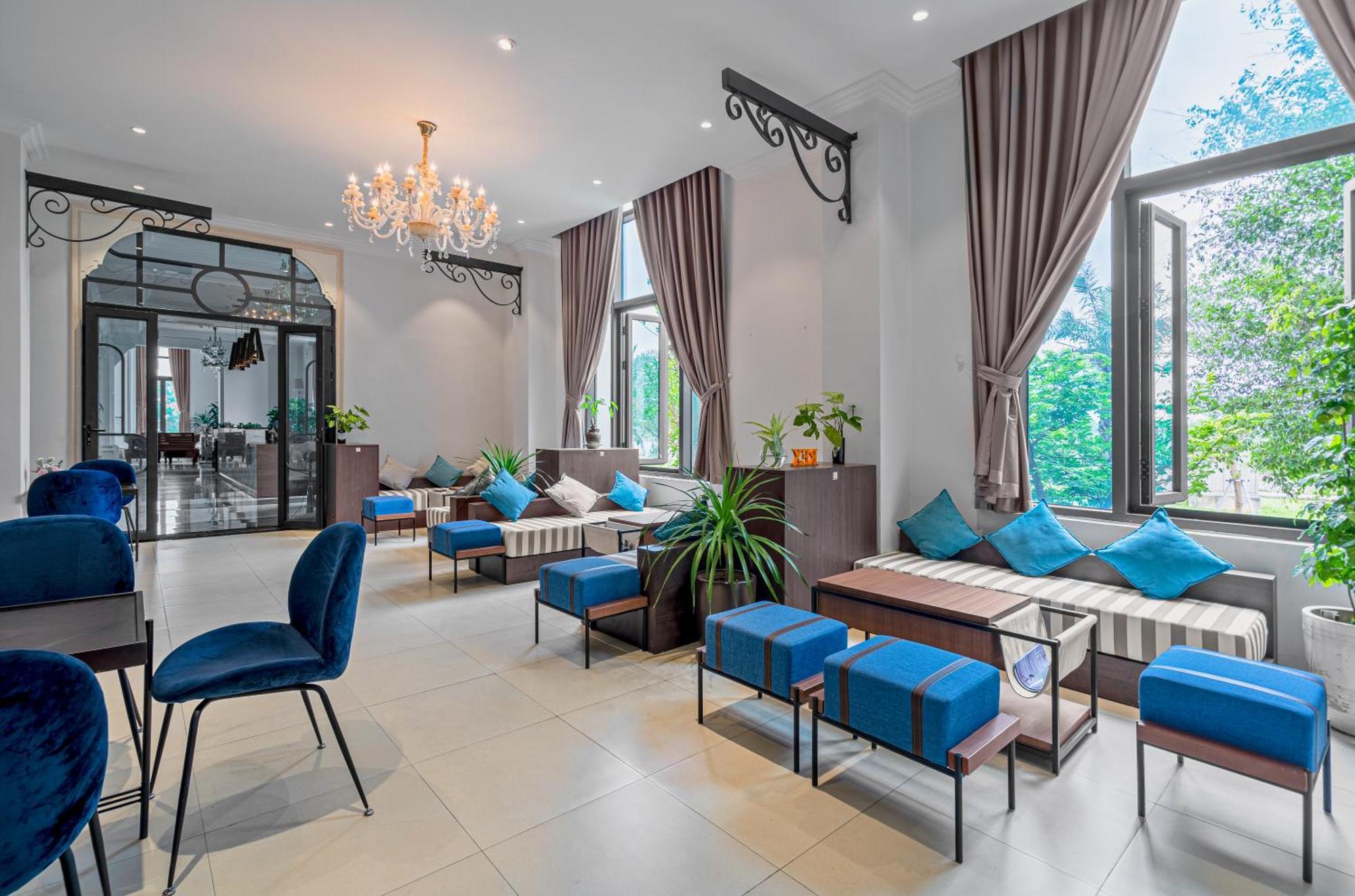 Rex Quang Binh Hotel