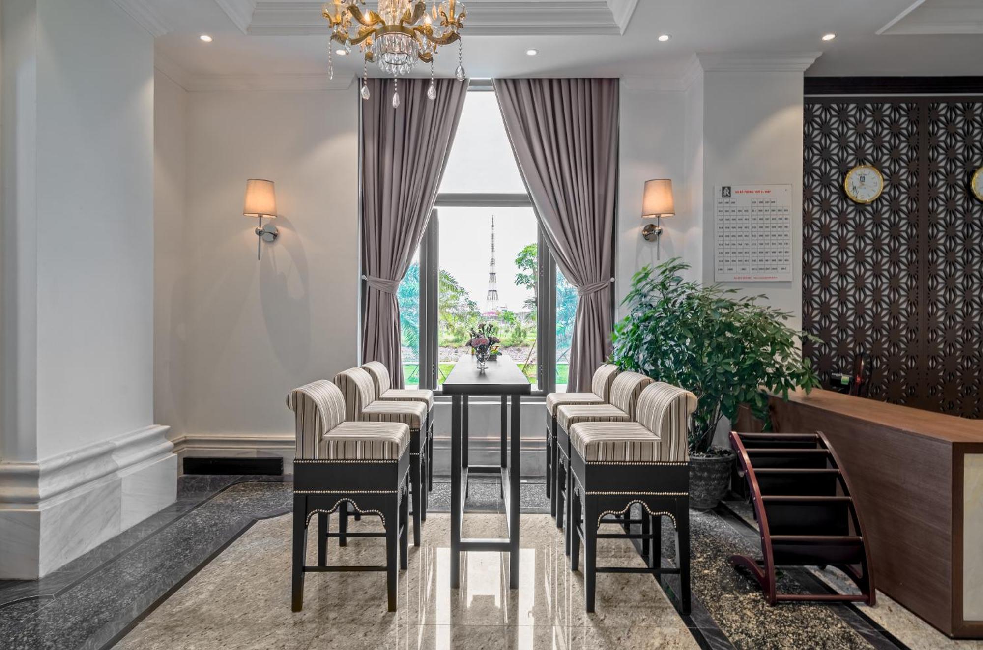 Hotel Rex Quang Binh 4*