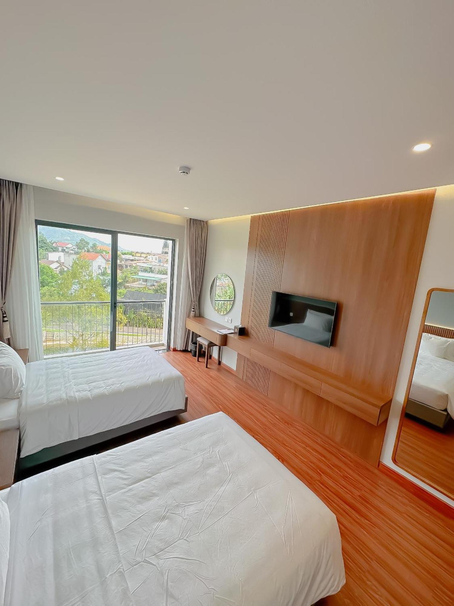 Sunflower & Hotel 3*
