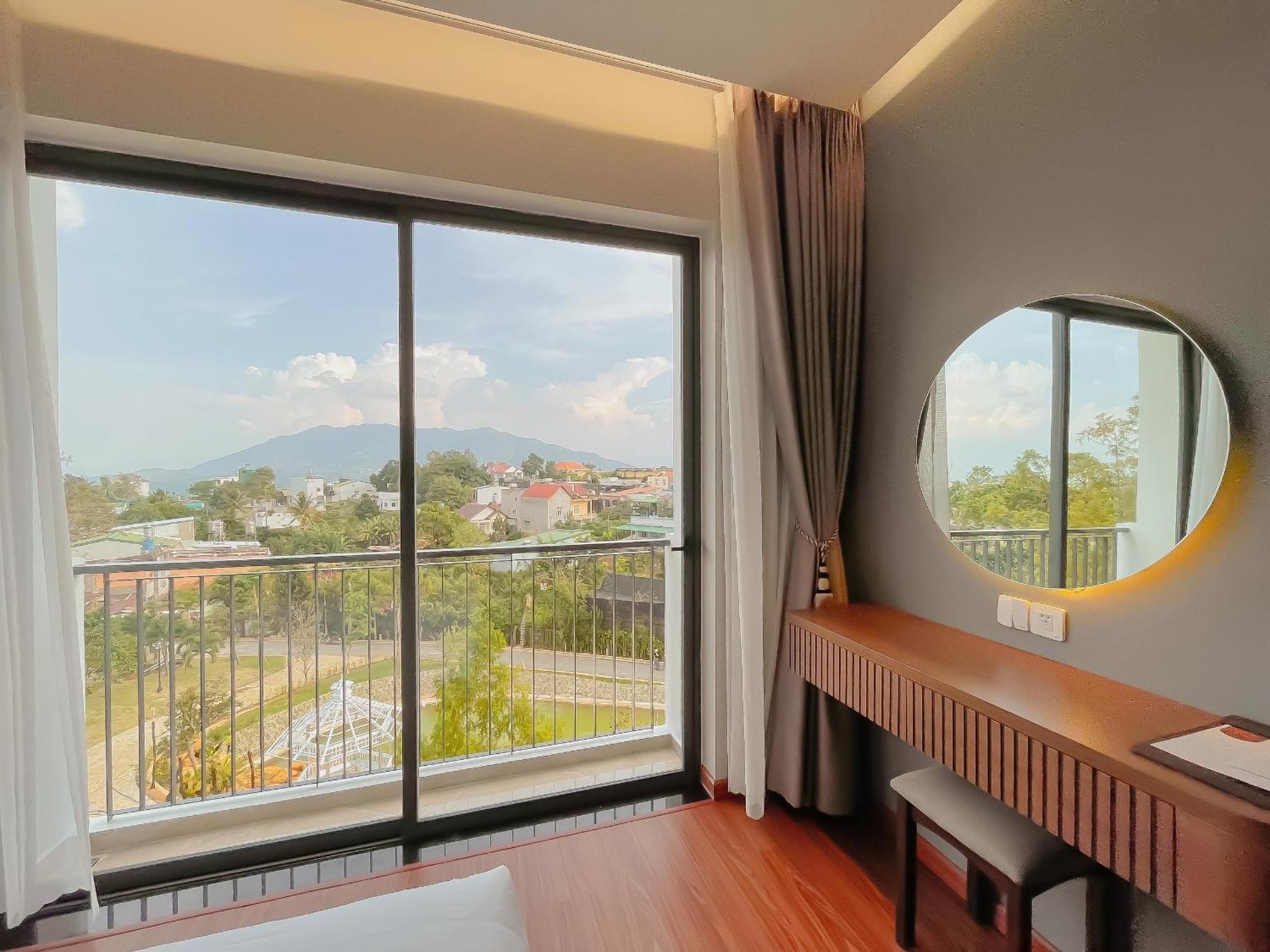 Hotel Sunflower & 3*