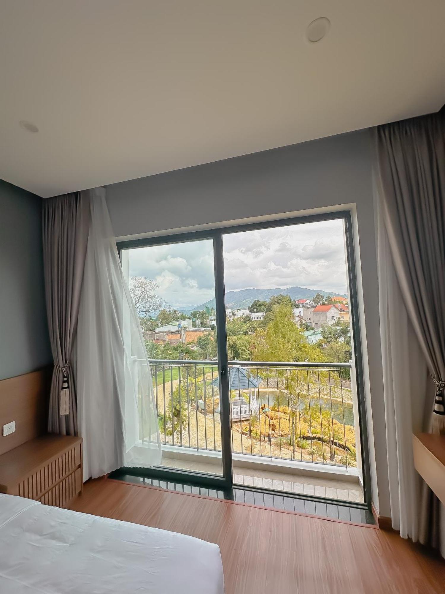 Hotel Sunflower & 3*