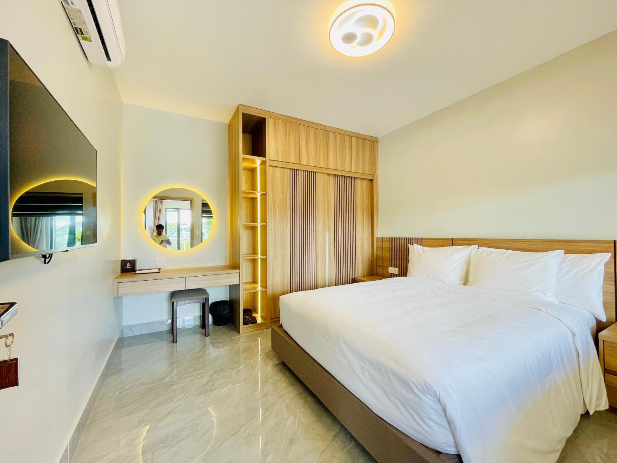 Sunflower & Hotel 3*