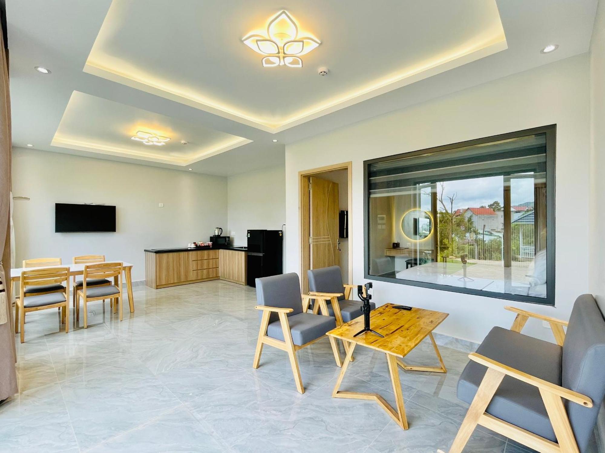 Hotel Sunflower &