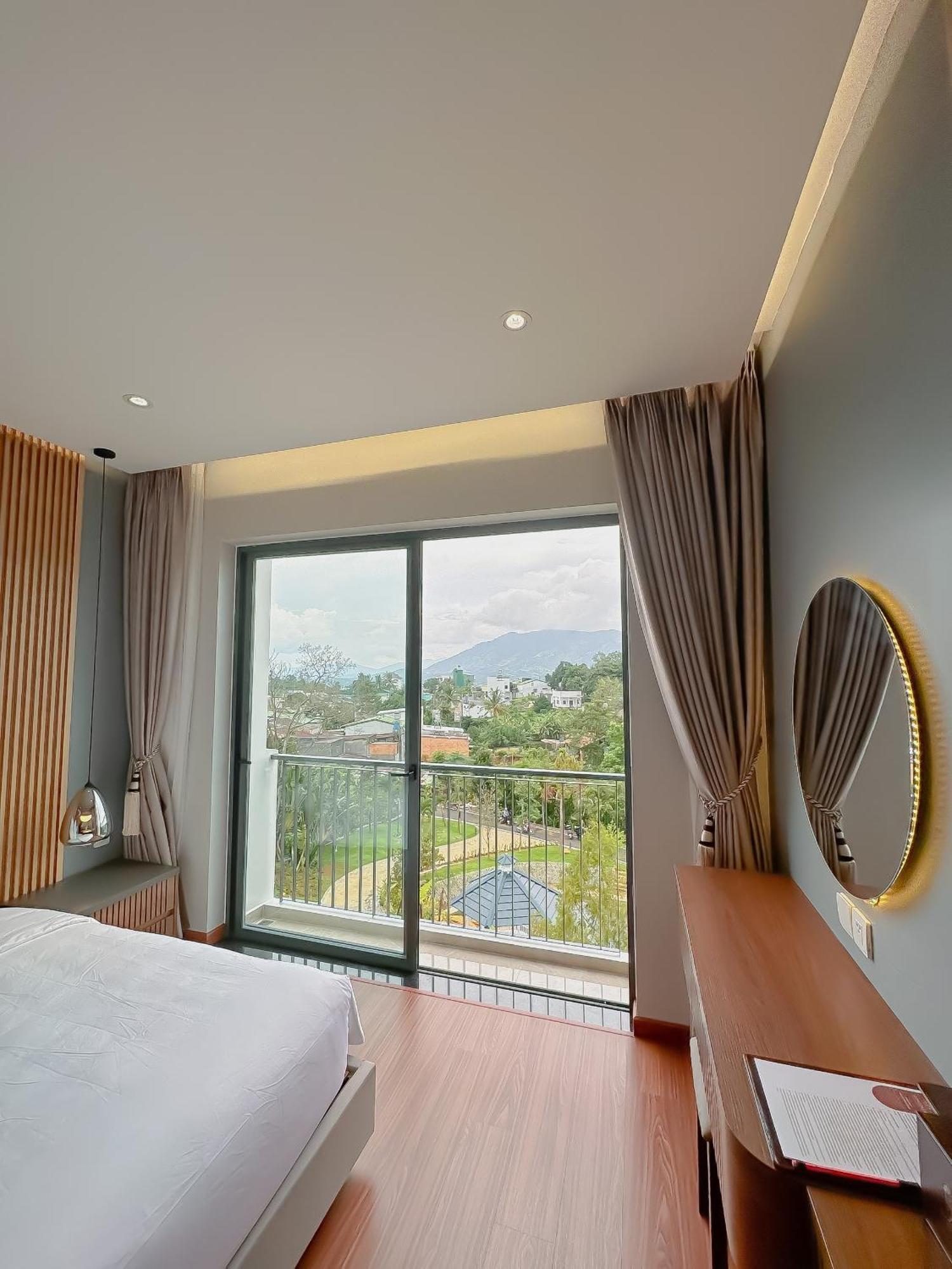 Sunflower & Hotel 3*