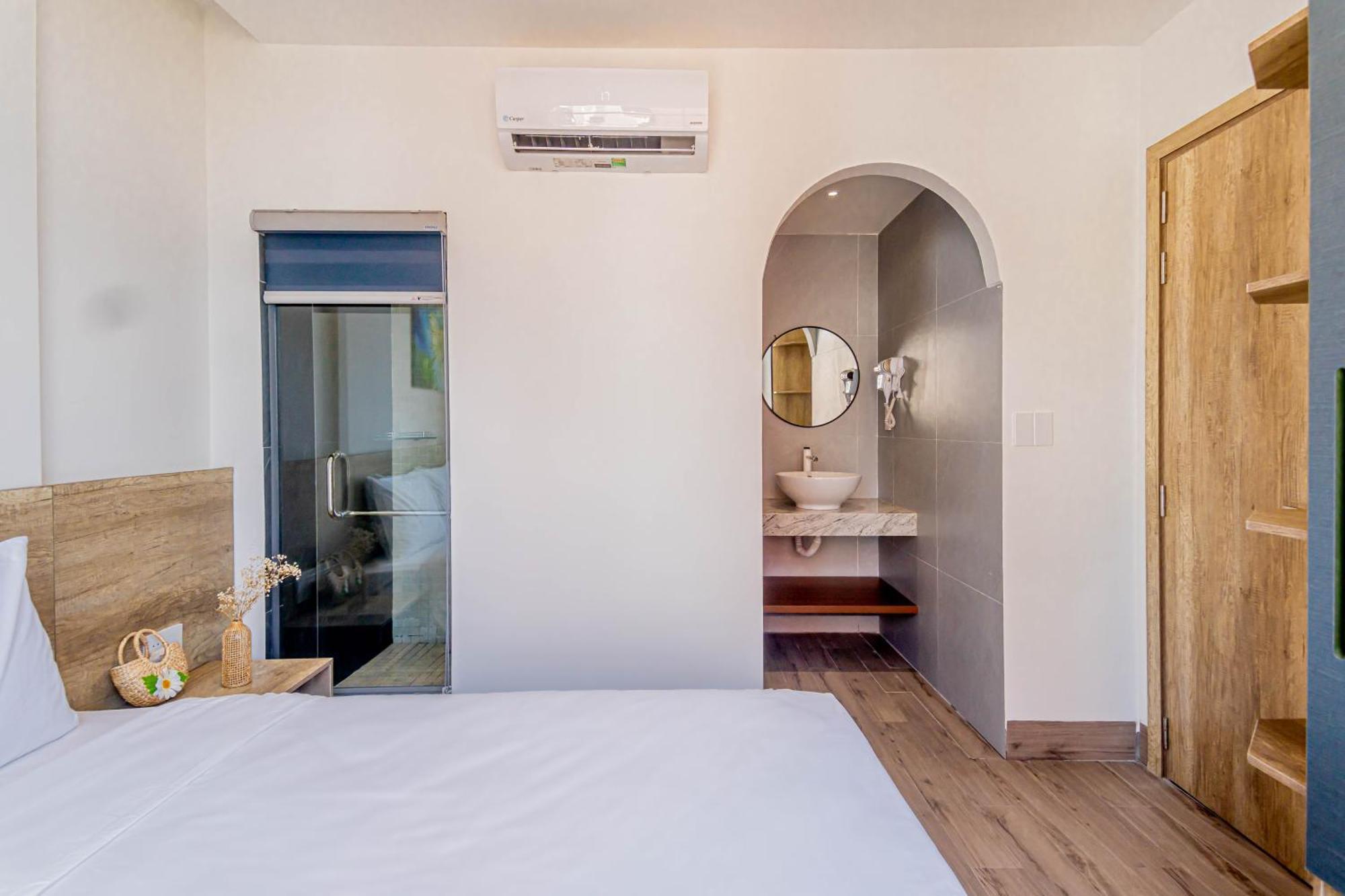 Lantana House Boutique By Haviland *