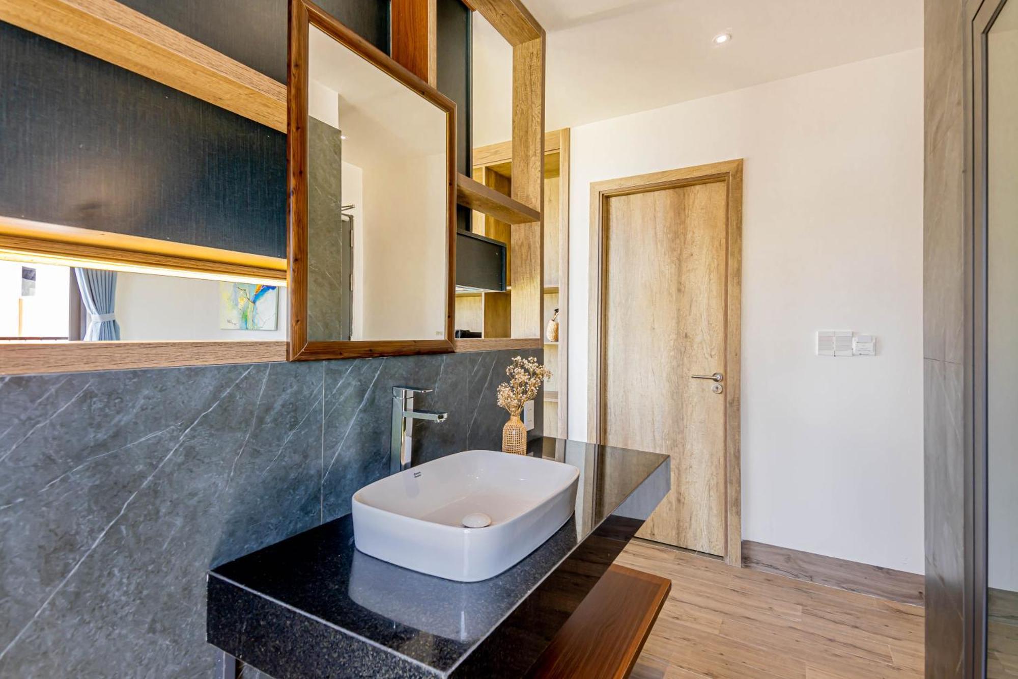 Lantana House Boutique By Haviland *