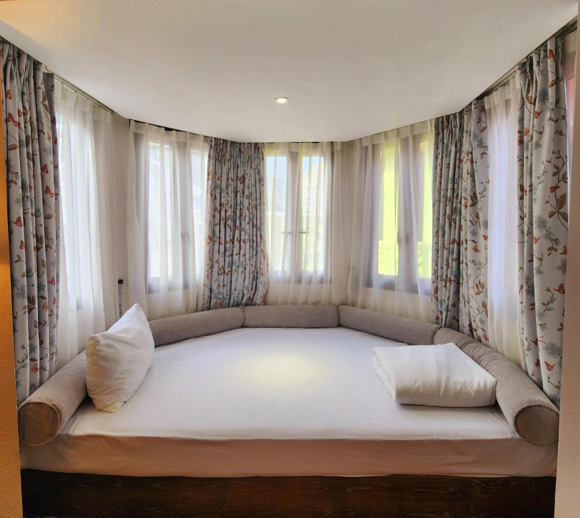 Venus Hotel 4*