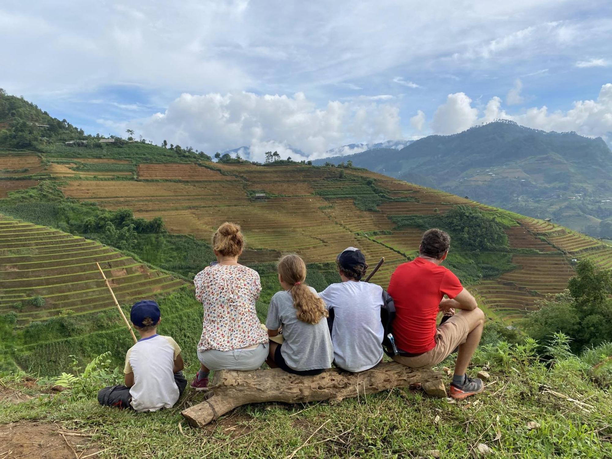 Lodge & Trekking *