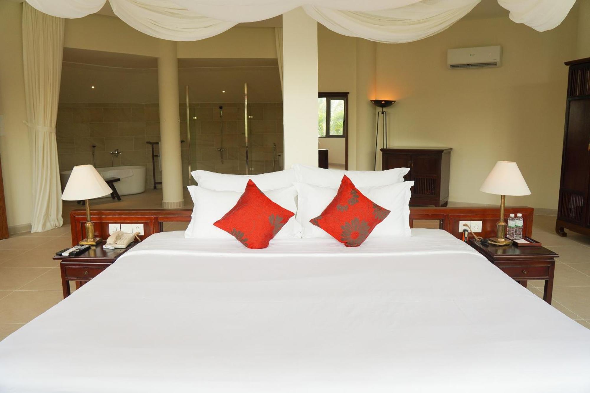 Pax Ana Doc Let & 5* Ninh Hoa