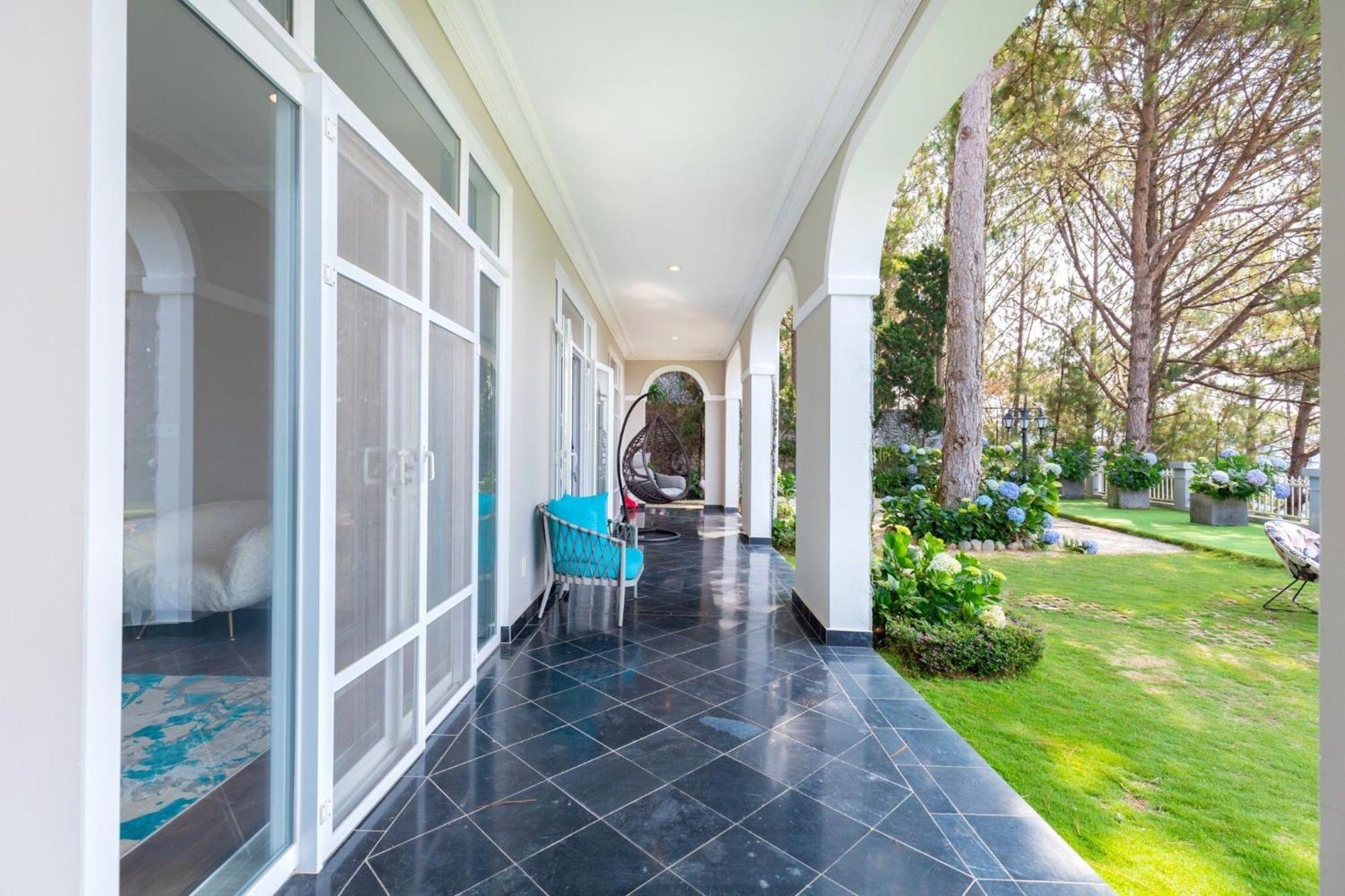 Villa Luxury Khoi Nghia Bac Son Gan Cho Dem - Gan Ho Xuan Huong