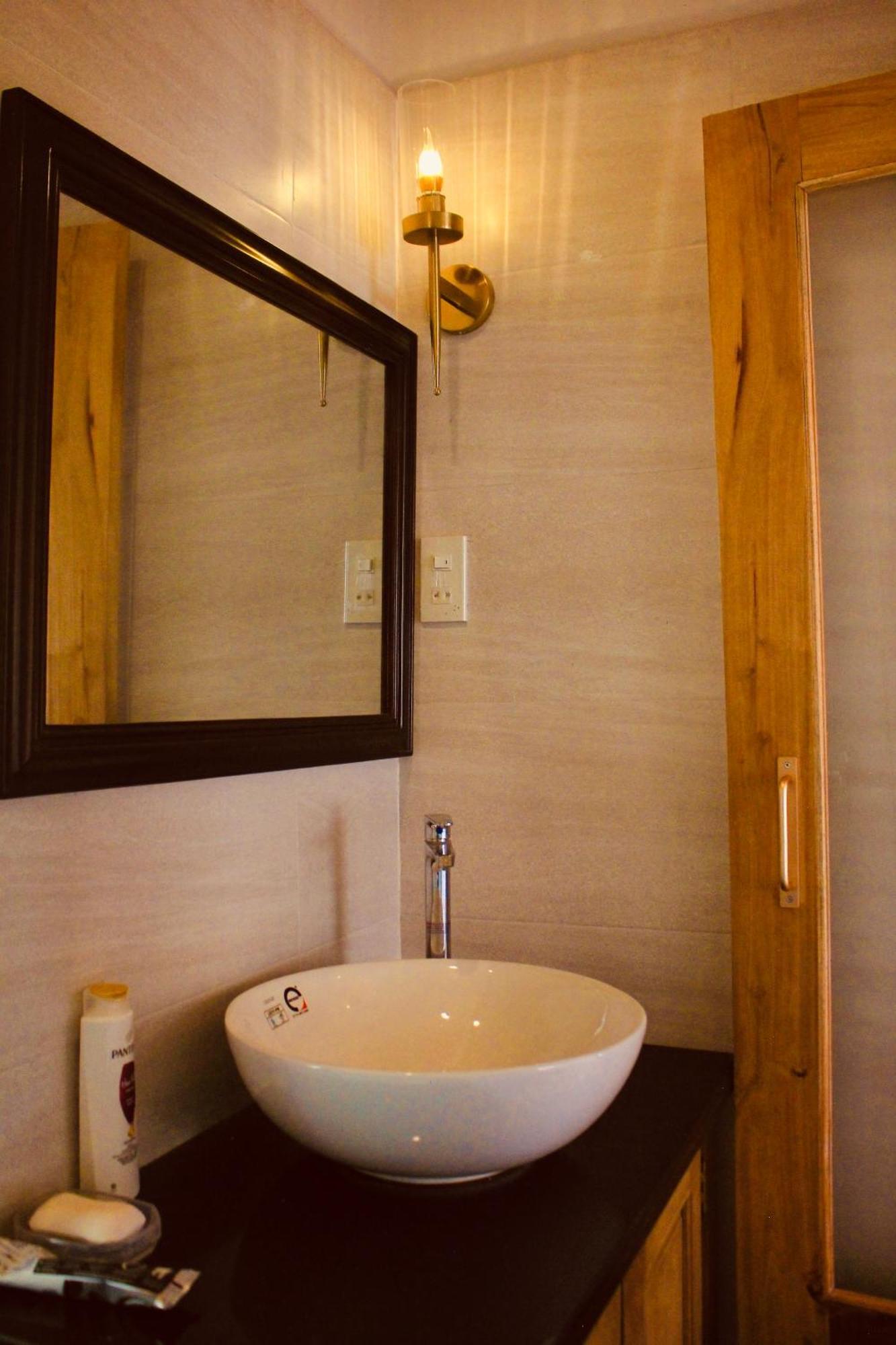Bed & Breakfast Nomad Hill Hue