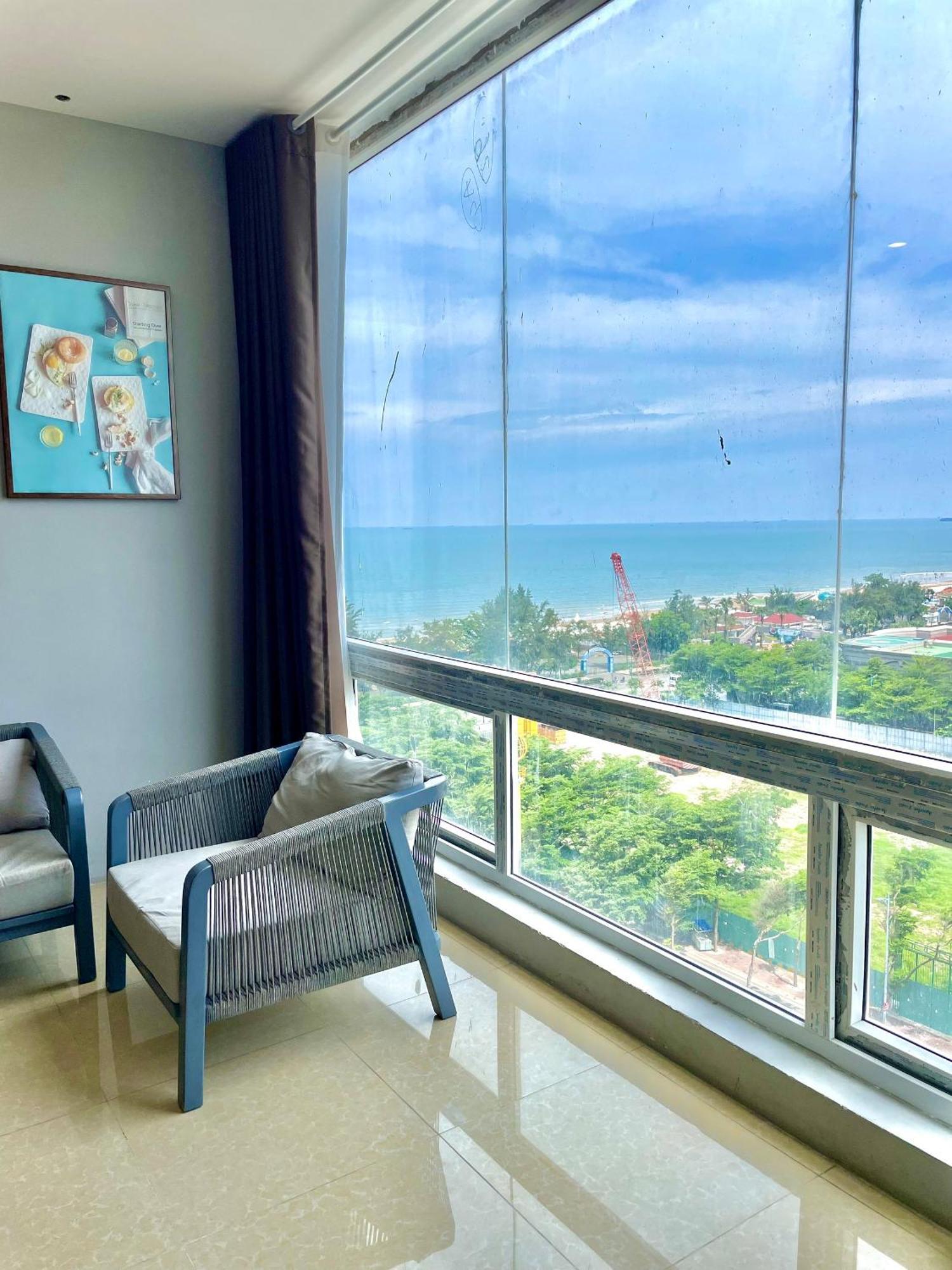 Place In 1504 Apartment