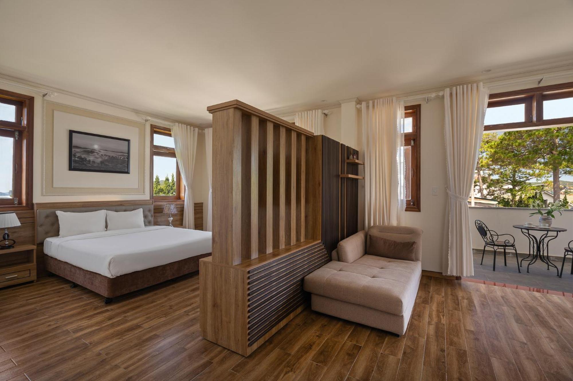 Hotel Moon Valley