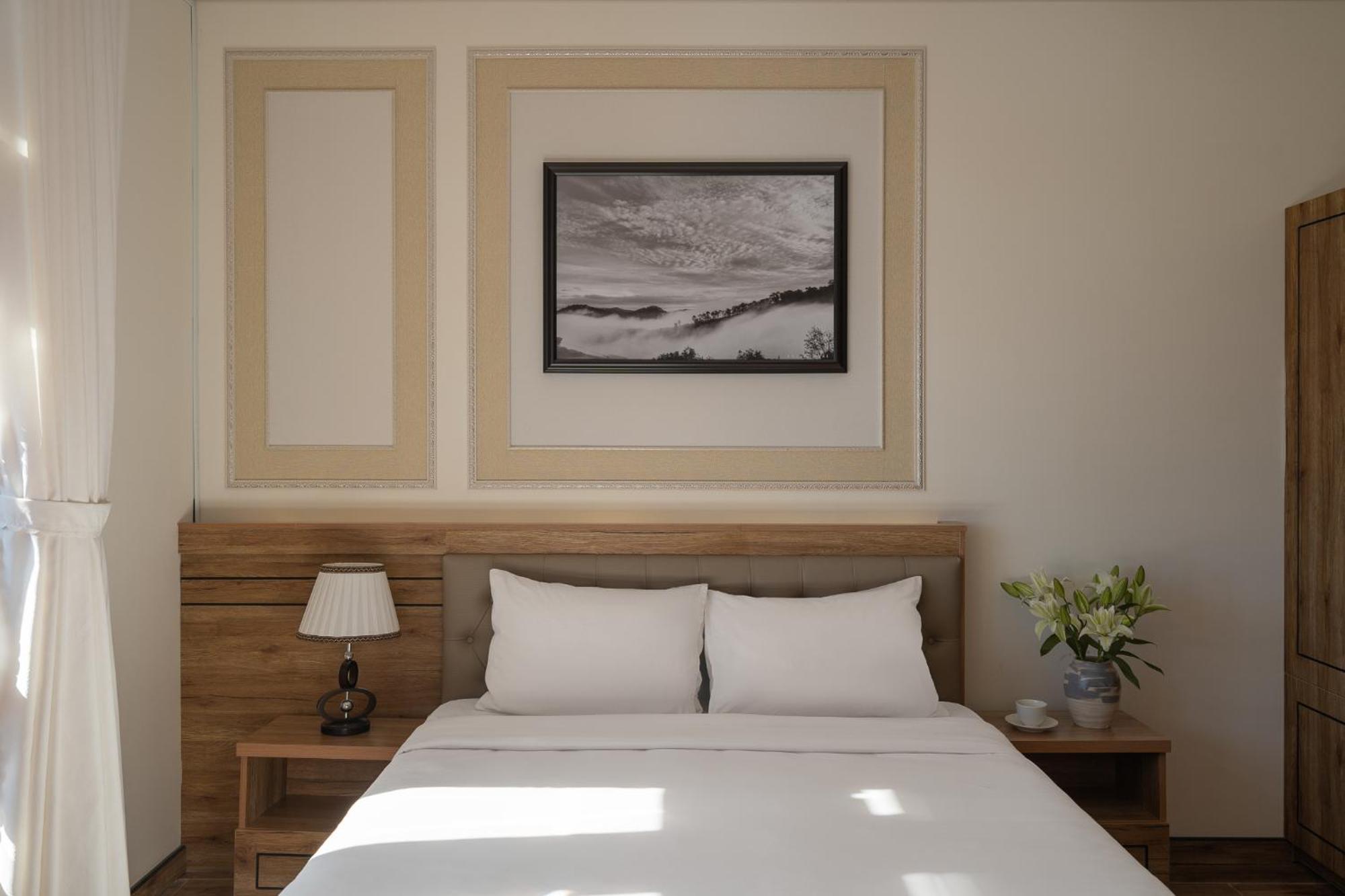 Moon Valley Hotel