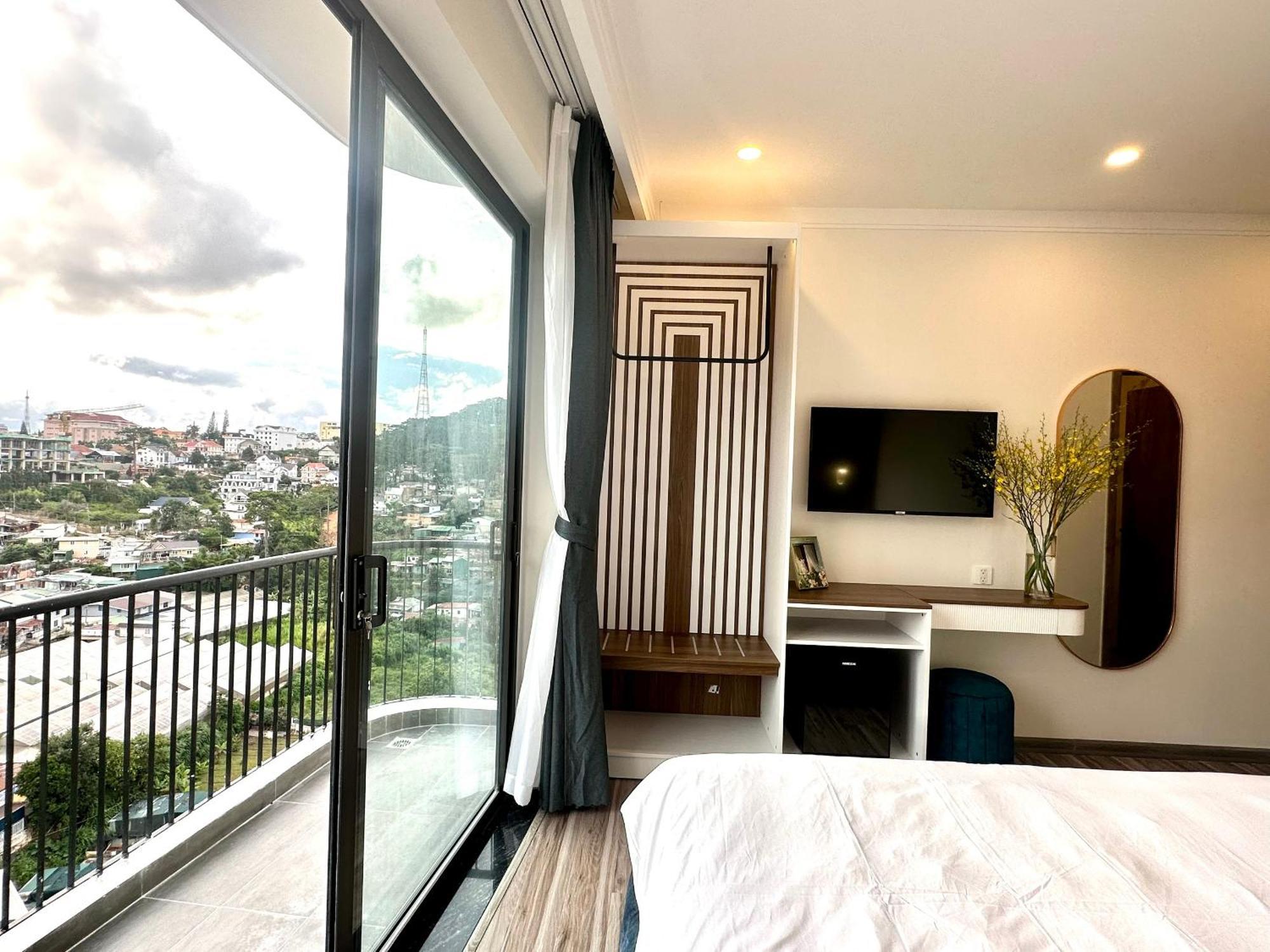 Hotel Memory - Valley View
