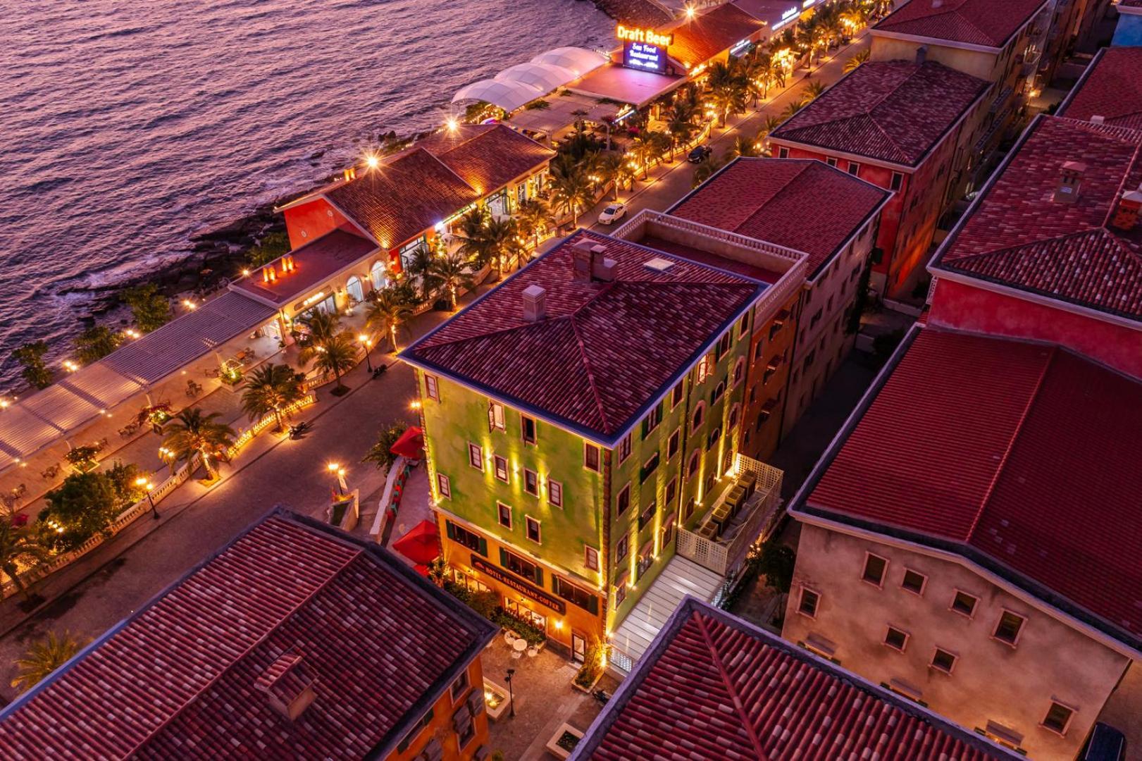 Roma - Free Airport Shuttle & Sunset Town Tour Phú Quốc