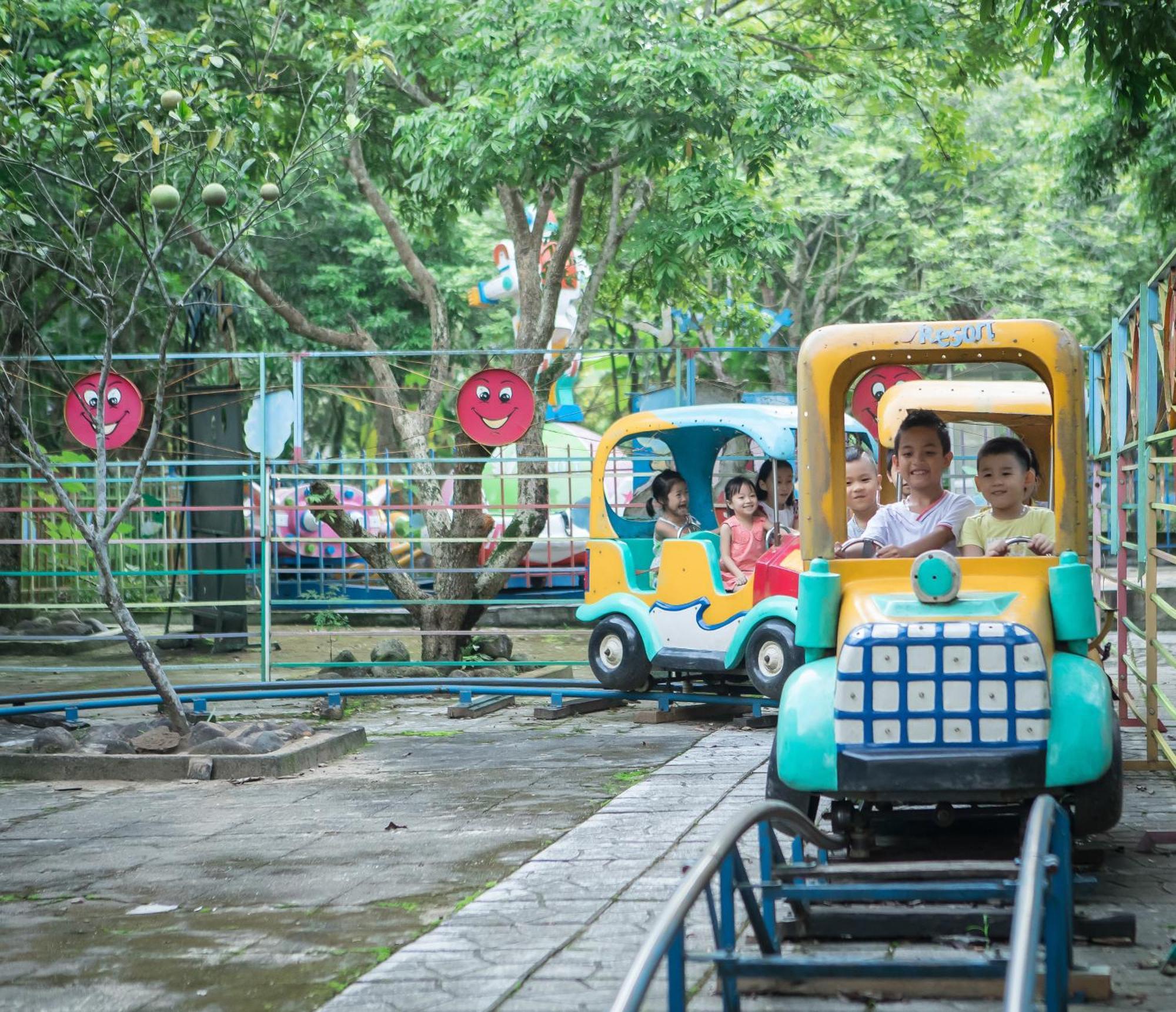Vresort Kim Boi - Khách sạn 3*