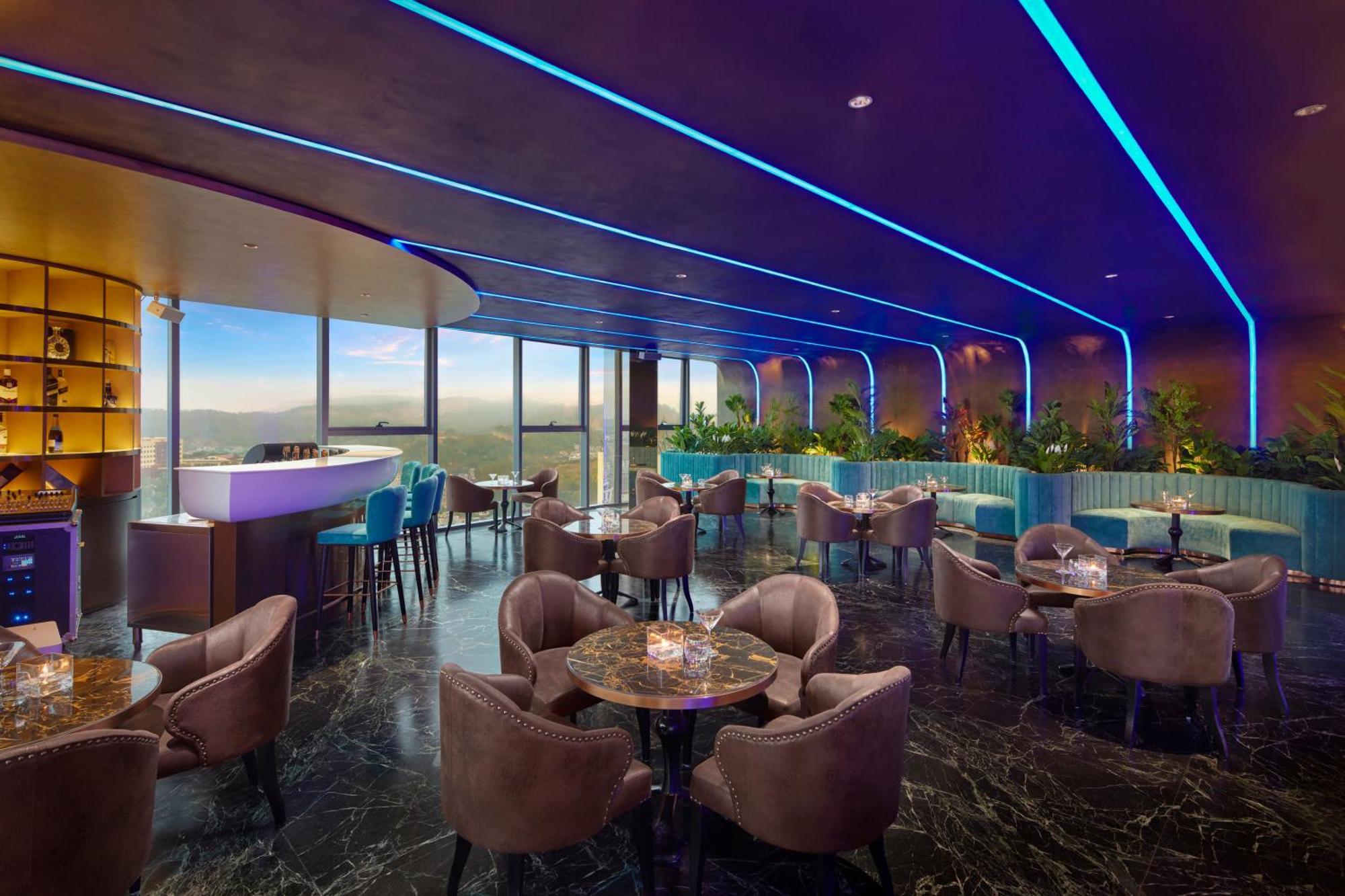 Khách sạn The Watson Premium Halong