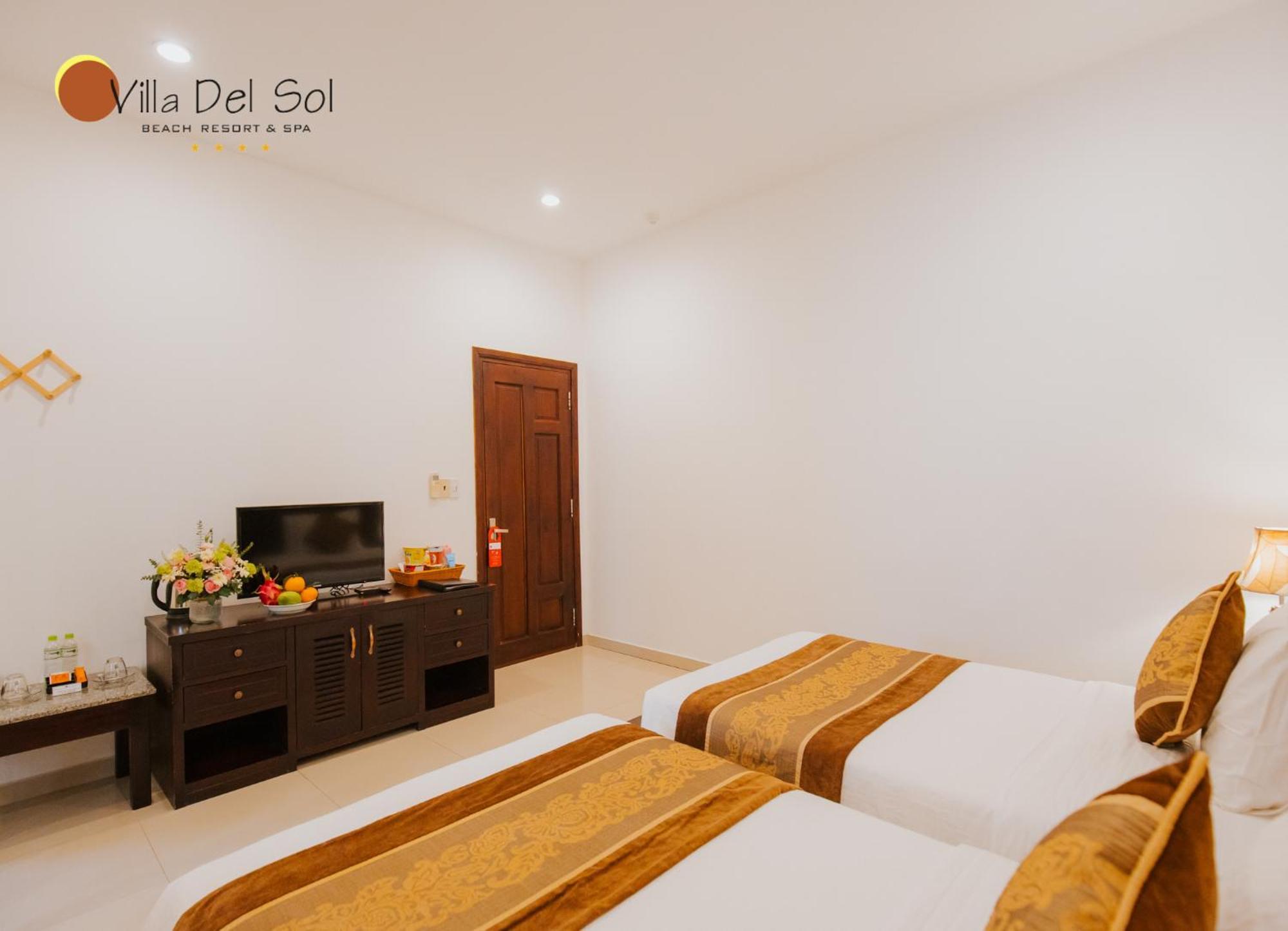 Resort Del Sol & 4*
